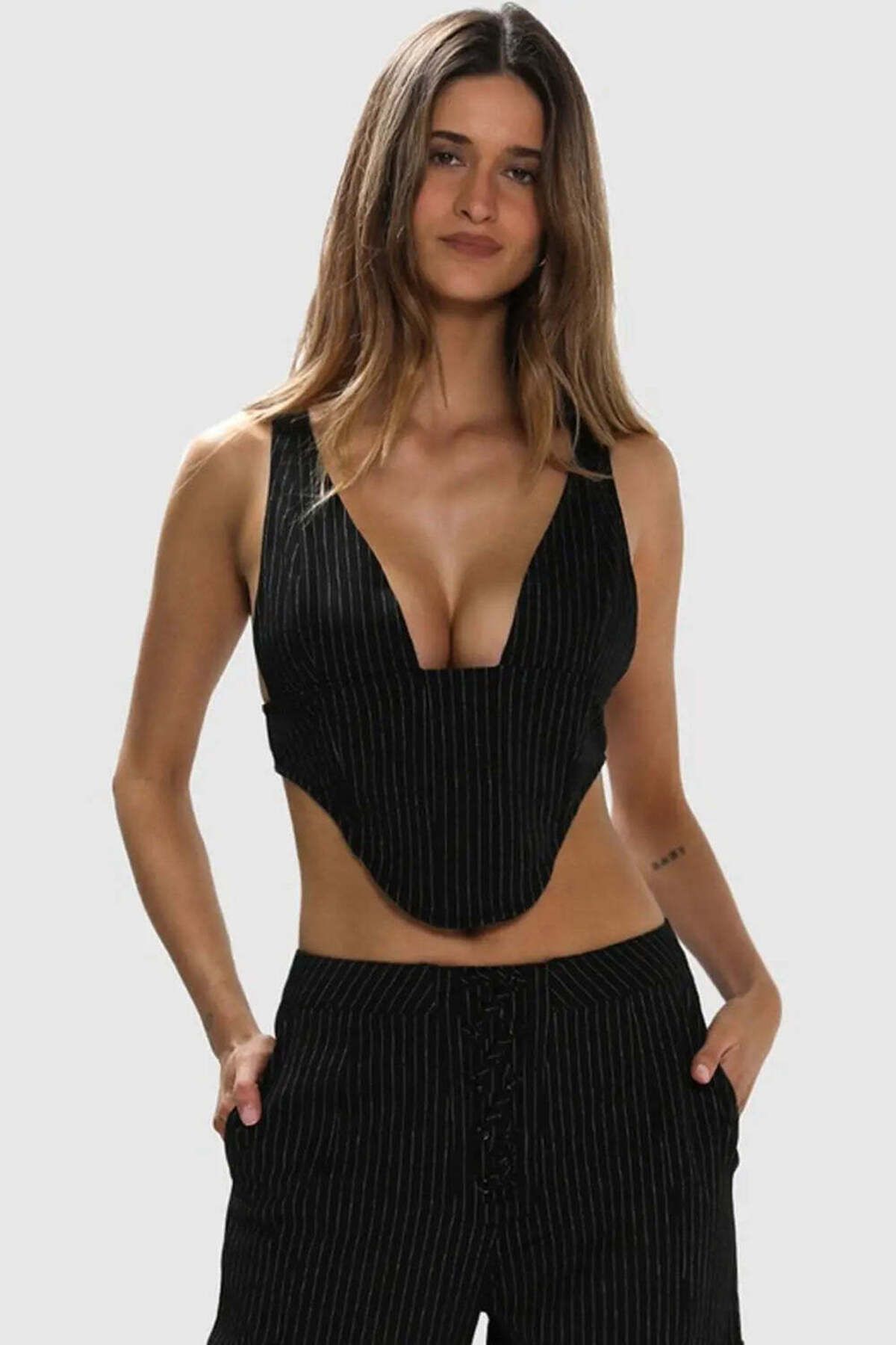 American Rag Cie Şık Hunter Corset Siyah Çizgili Croptop - Derin V Yaka ve Fit Tasarım