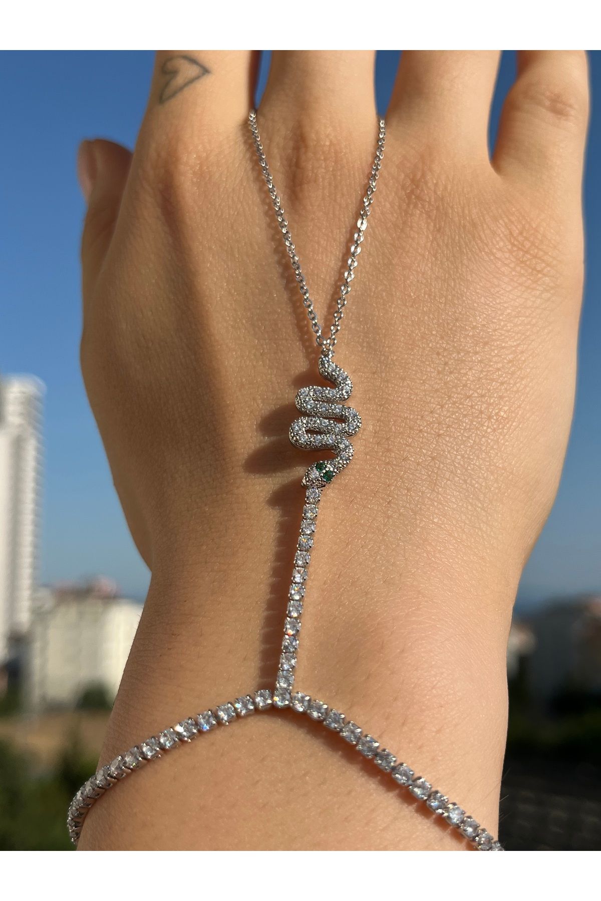 B&E SHİNE JEWERLY Kararmaz Çelik Zirkon Taş Yılan Detay Şahmeran