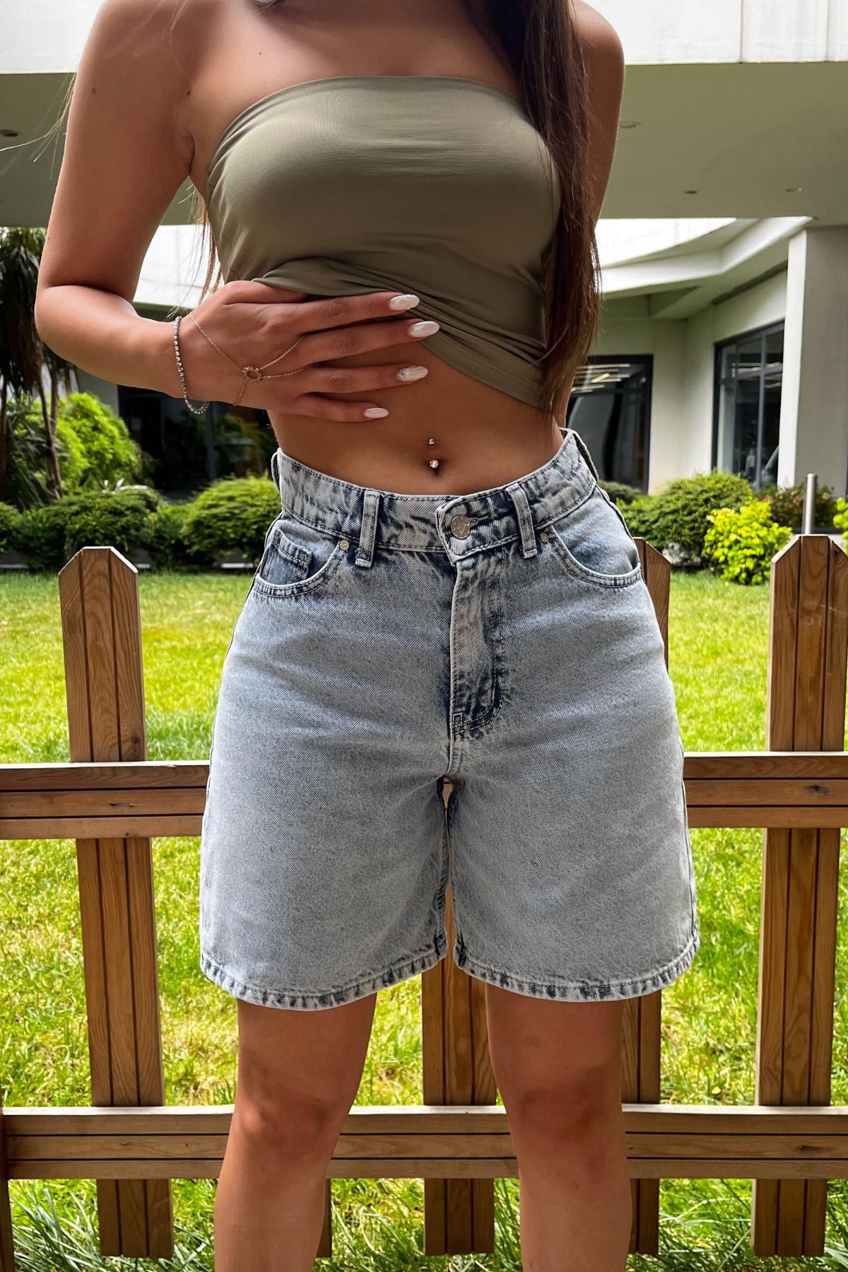 BİKELİFE Kadın Yüksek Bel 5 Cepli Straight Fit Şort Jeans