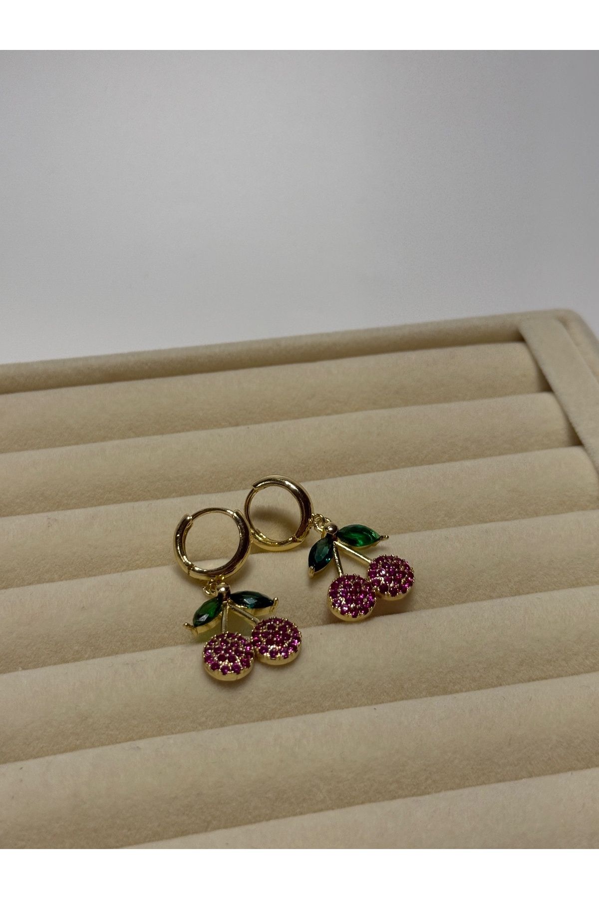 Laquila Jewellery Işıltılı Kiraz Küpe