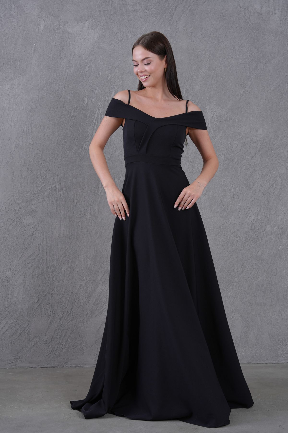 Secret Passion Lingerie Yeni Sezon Kadın Askılı Düşük Omuz Detay Maxi Boy Kloş Abiye Nişan ve Mezuniyet Elbisesi 342
