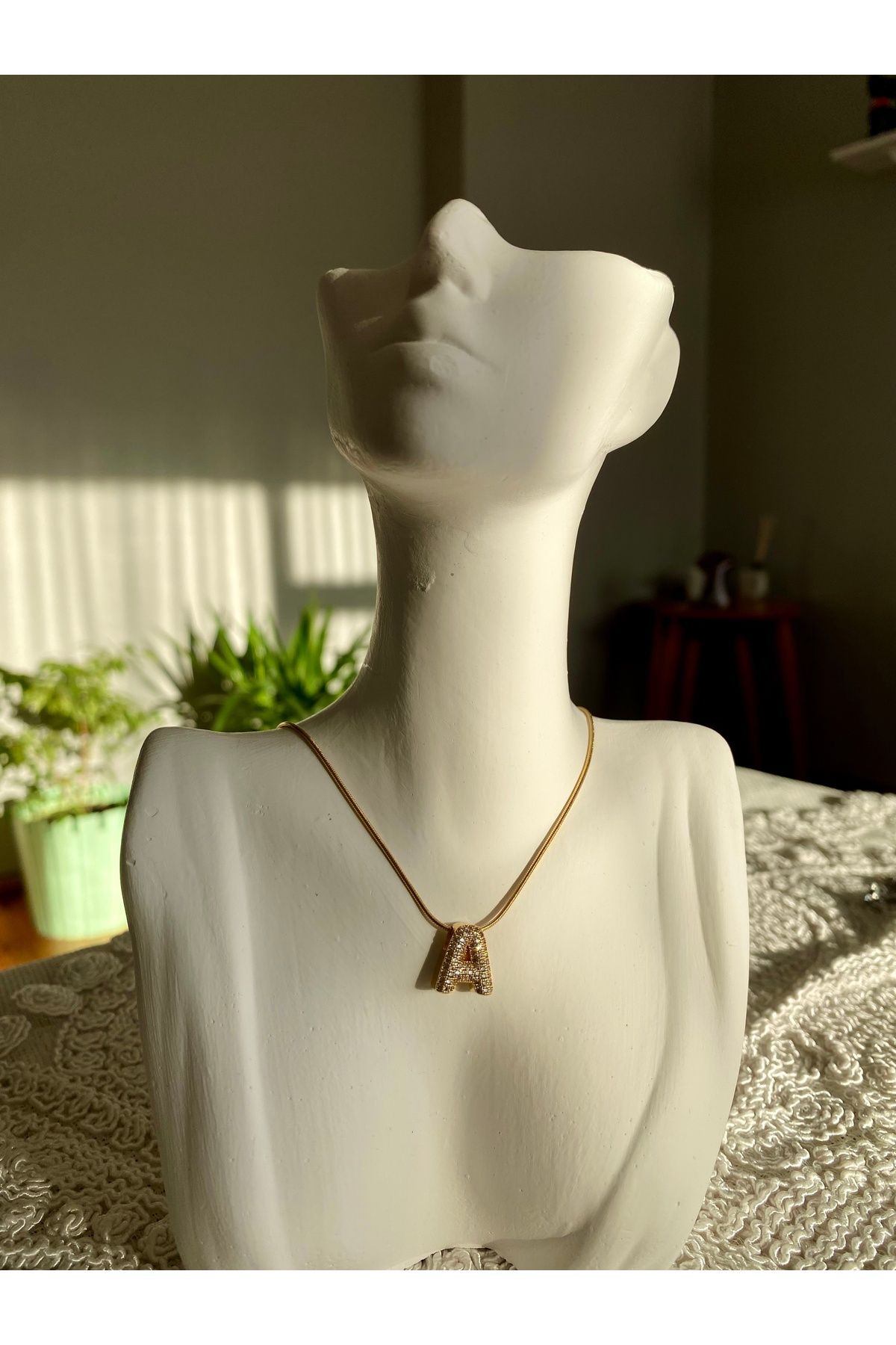Nida Collection ÇELİK TAŞLI GOLD RENK HARF KOLYE (A )