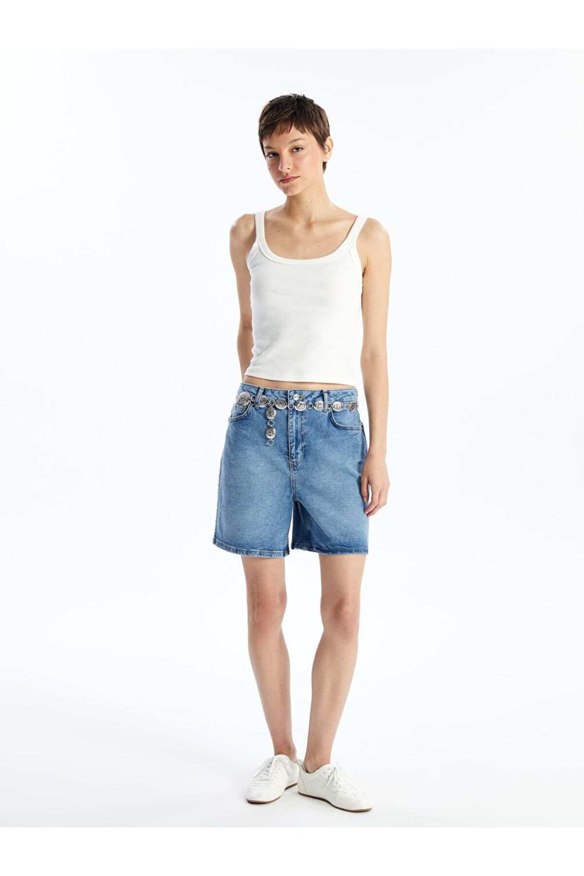 LC Waikiki Mavi Dar Fit Kadın Jean Şort