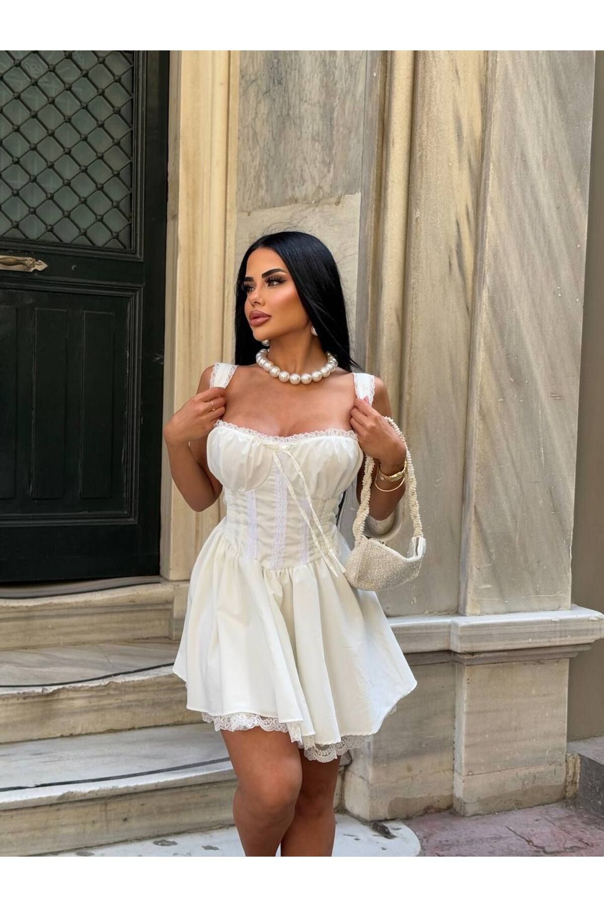 Friday Mood Kadın Arkası Kuşgözü Detaylı Dantelli Mini Elbise