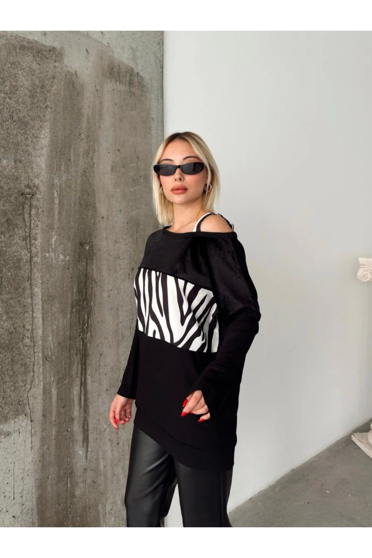 ZORM Zebra Desenli Kadife Kumaş Omuz Detaylı Bluz