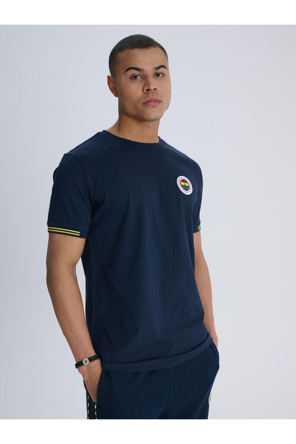 Fenerbahçe ERKEK TRIBUN SIRT DETAYLI TSHIRT