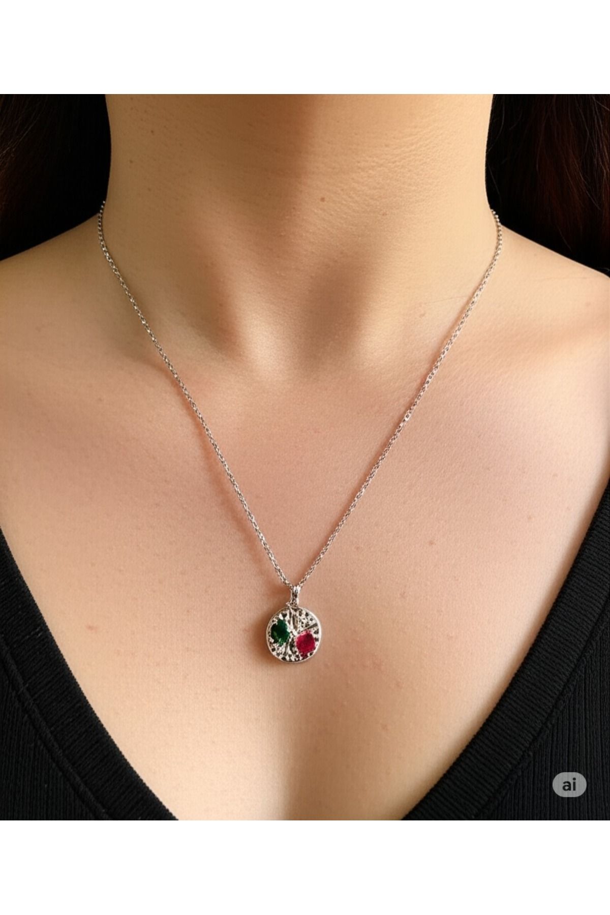 FAMEMUS ACCESSORY Çelik Renkli Daire Zümrüt & Yakut Kolye