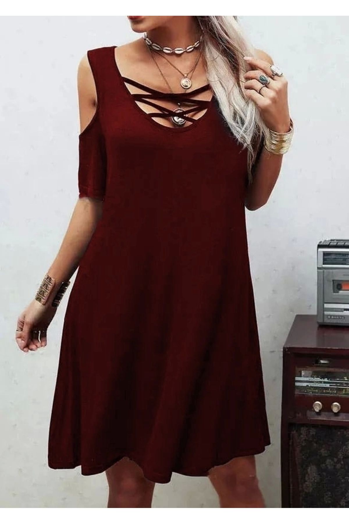 Butik Dekolteli Bağcık Detay Viskon Kumaş Elbise