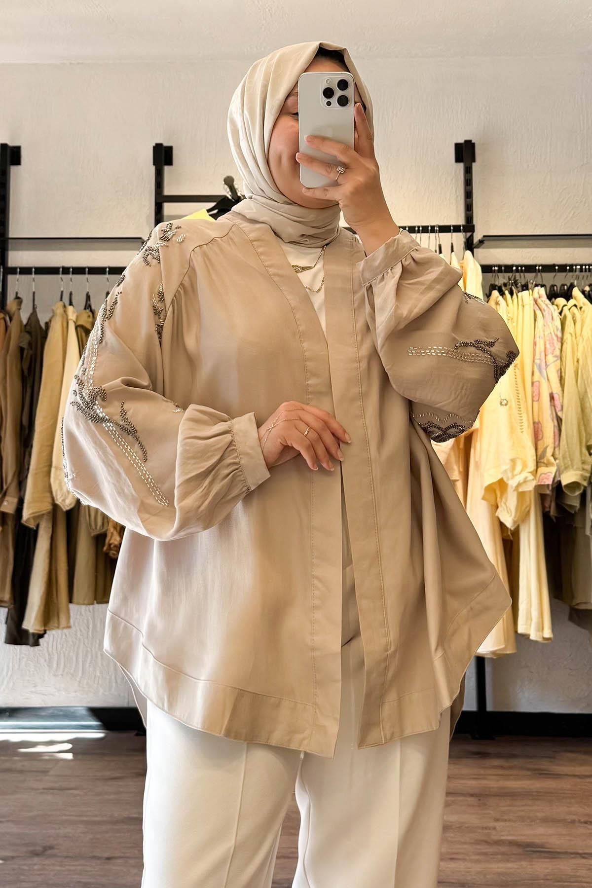 MERVE KAYKISIZ İşlemelli Oversize Kimono Bej