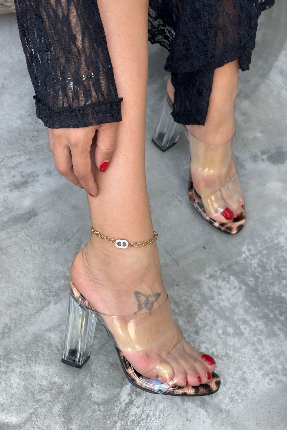 Shoebutik Nuava Sarı Siyah Hayvan Desen Şeffaf Bant Detay Topuklu Kadın Terlik