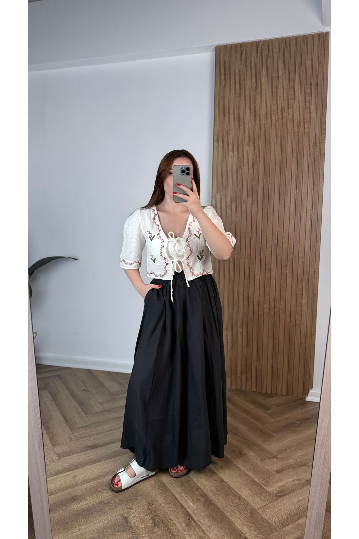 songül özdeş Yeni Sezon Bağlamalı Crop İşlemeli Bluz