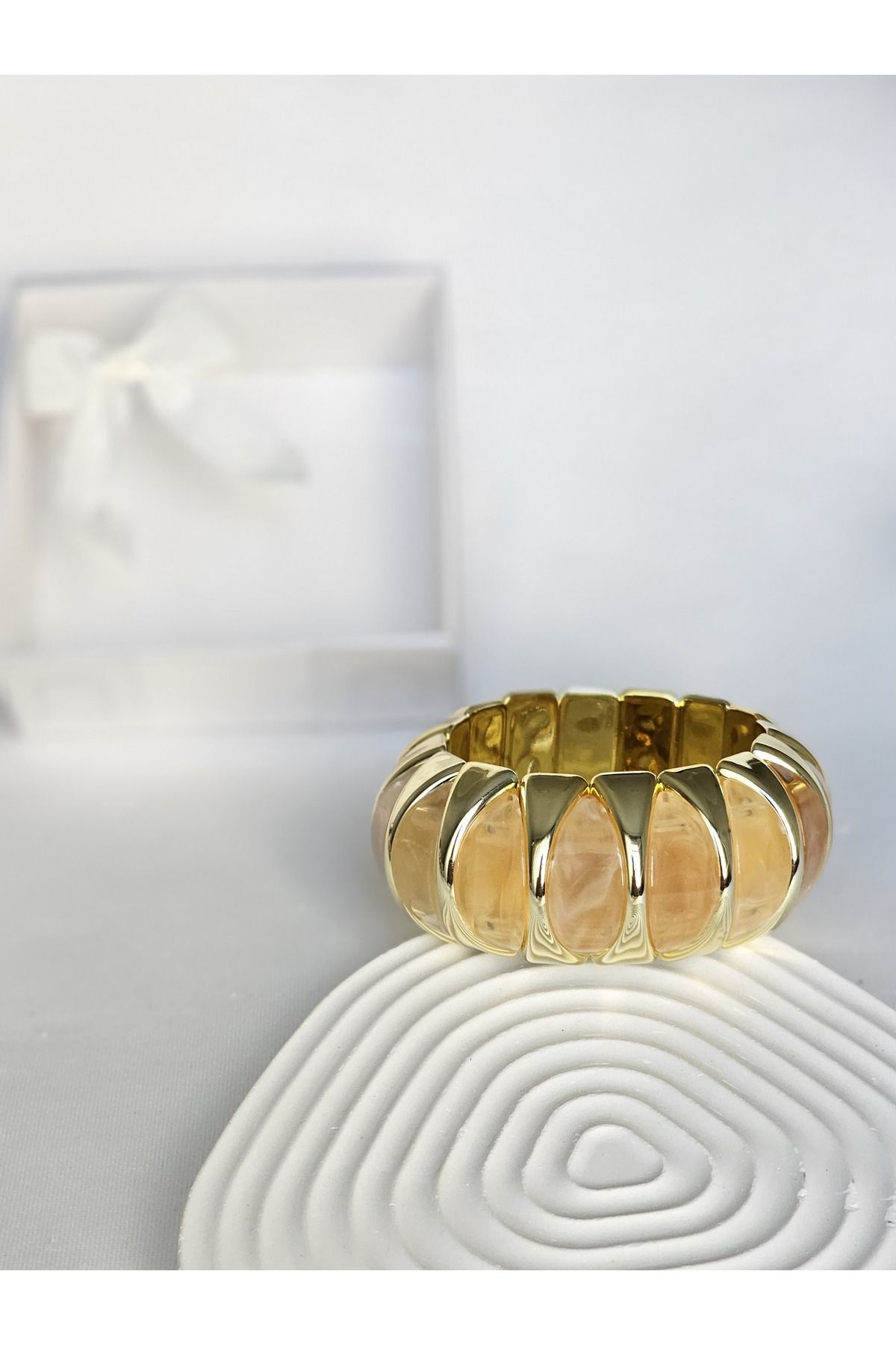 Roya Happiness KRİSTAL GÖRÜNÜMLÜ TAŞLI ESNEK BİLEKLİK RENKLİ GOLD DETAYLI YAZLIK ALAÇATI BİLEKLİK HEDİYE KUTULU