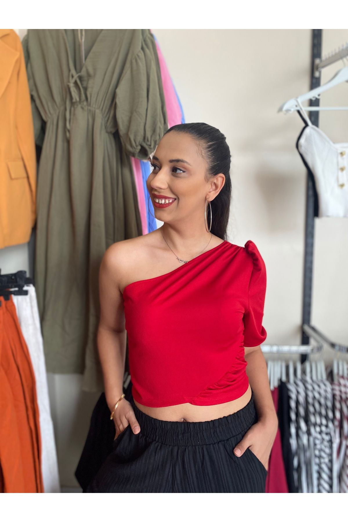 Özge Butik Tek omuz bluz