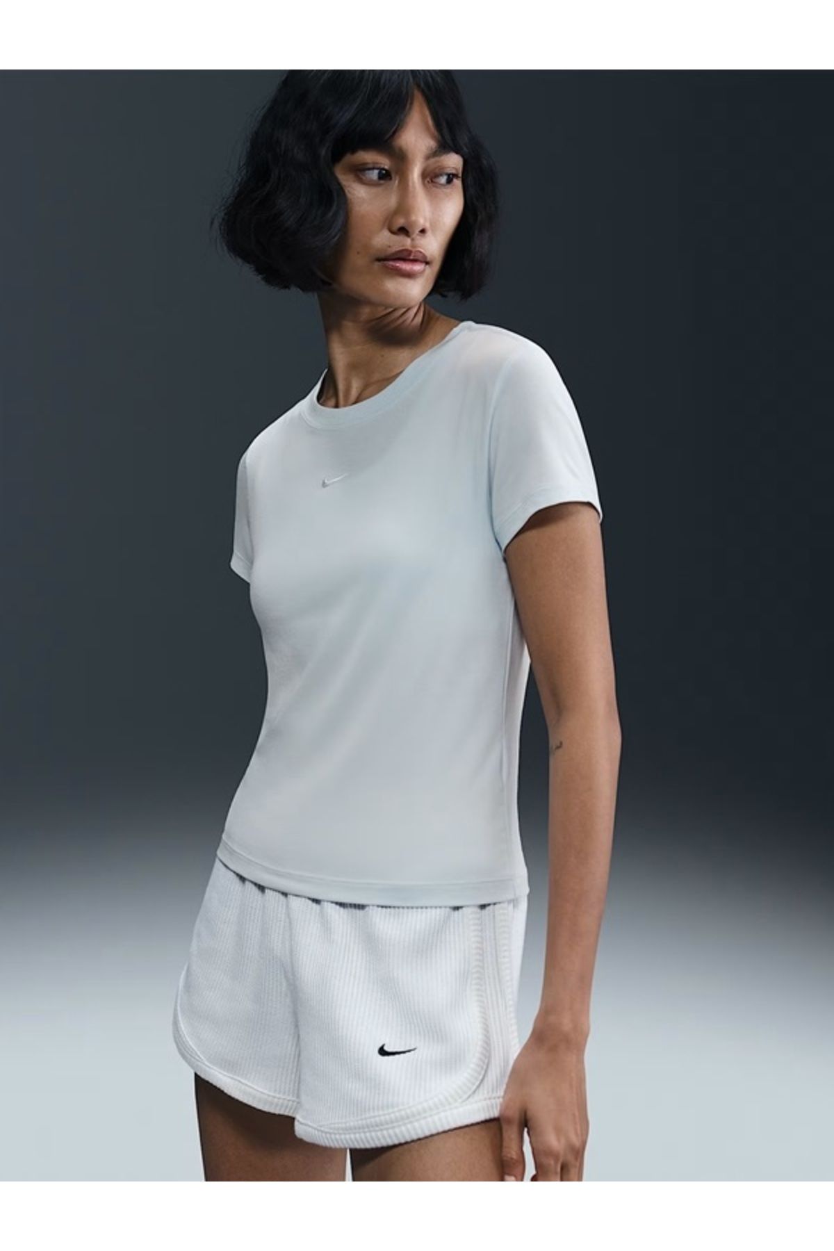 Nike Chill Knit Crop Kadın T-Shirt
