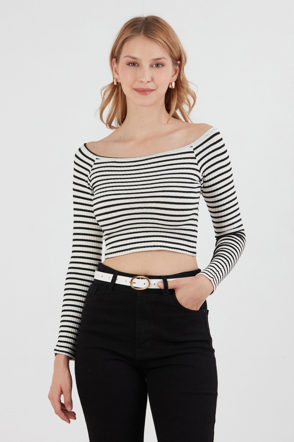 Fulla Moda Çizgili Madonna Yaka Likralı Crop Bluz