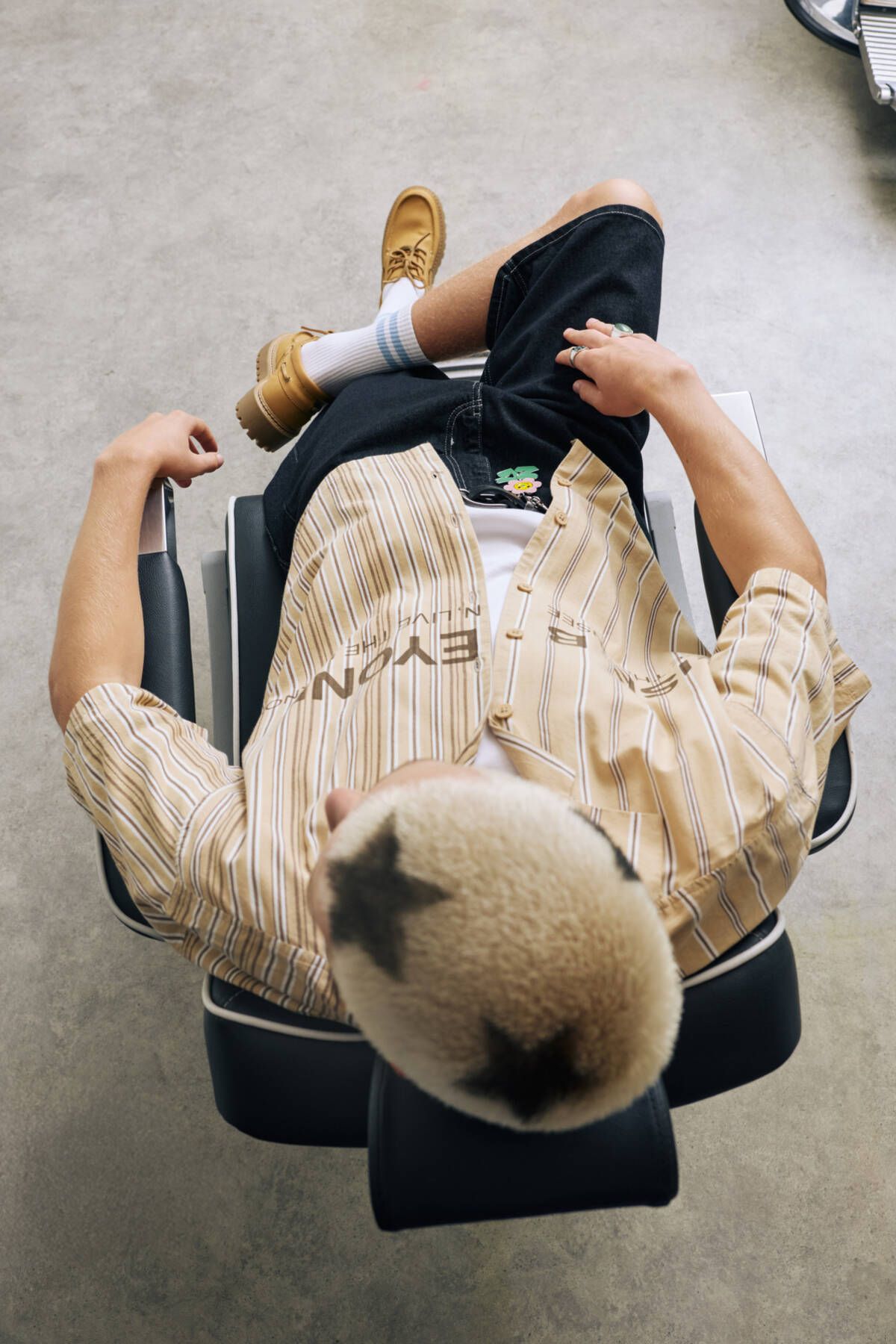 Pull & Bear Asimetrik çizgili kısa kollu gömlek