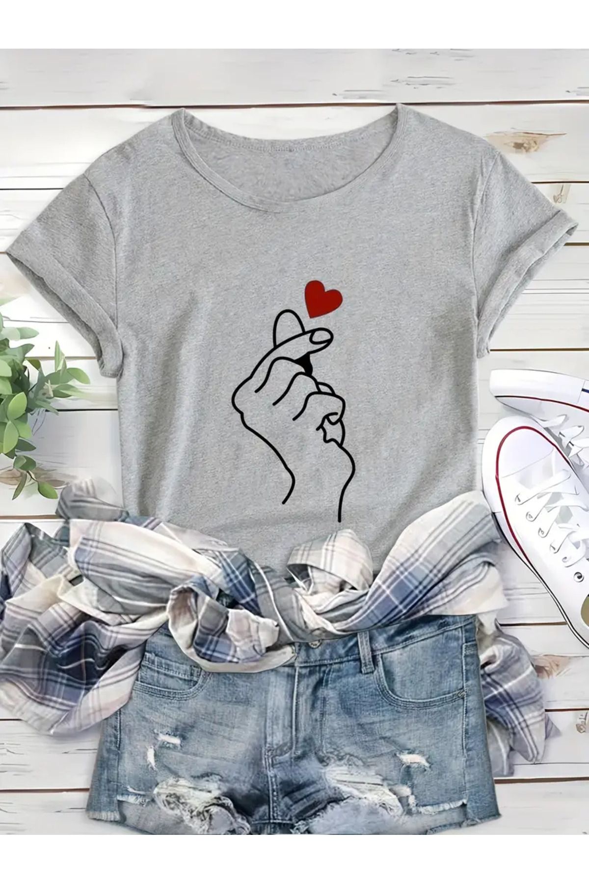 HOFFNUNG T SHIRT RED HEART AND FINGERS oversize