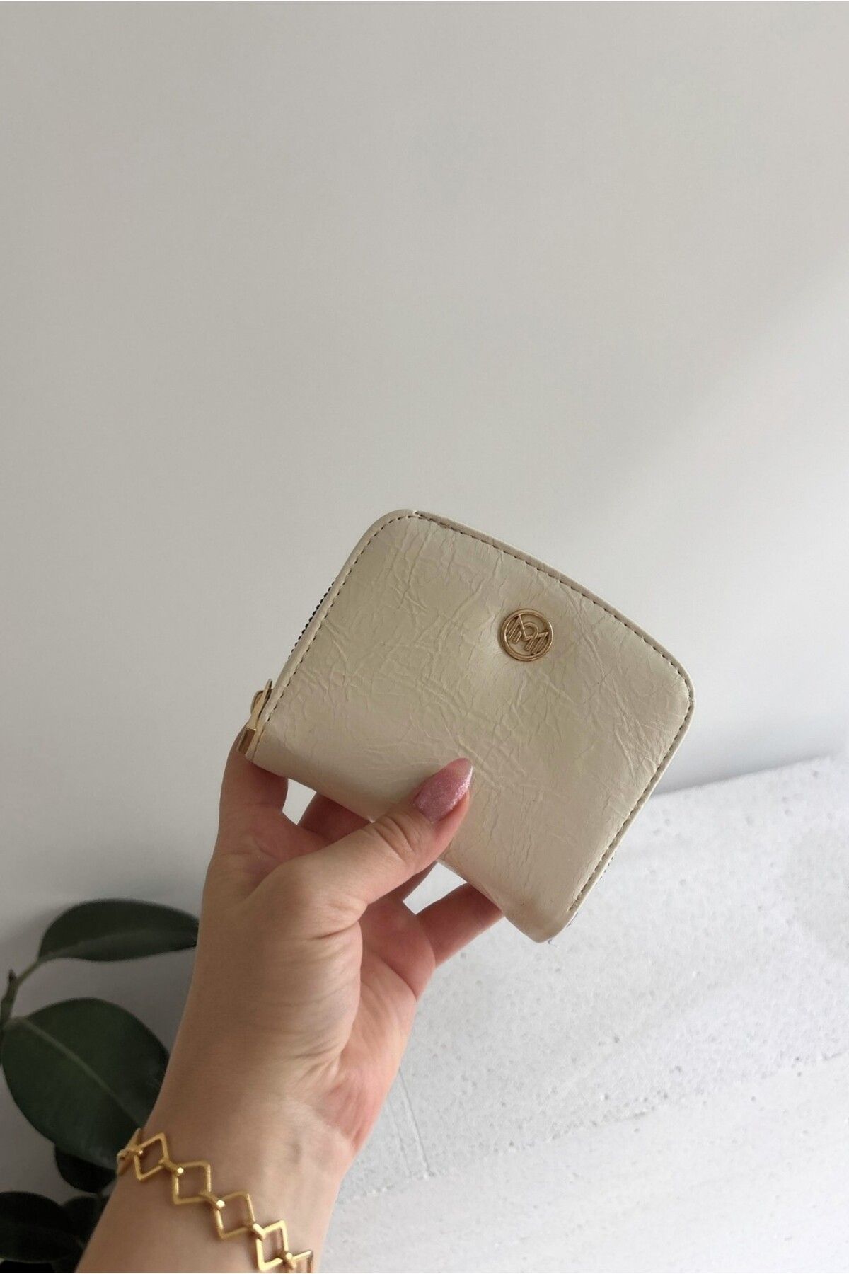 Yuka Atelier Luna Minimal ve Kullanışlı Orta Boy Suni Deri Cüzdan