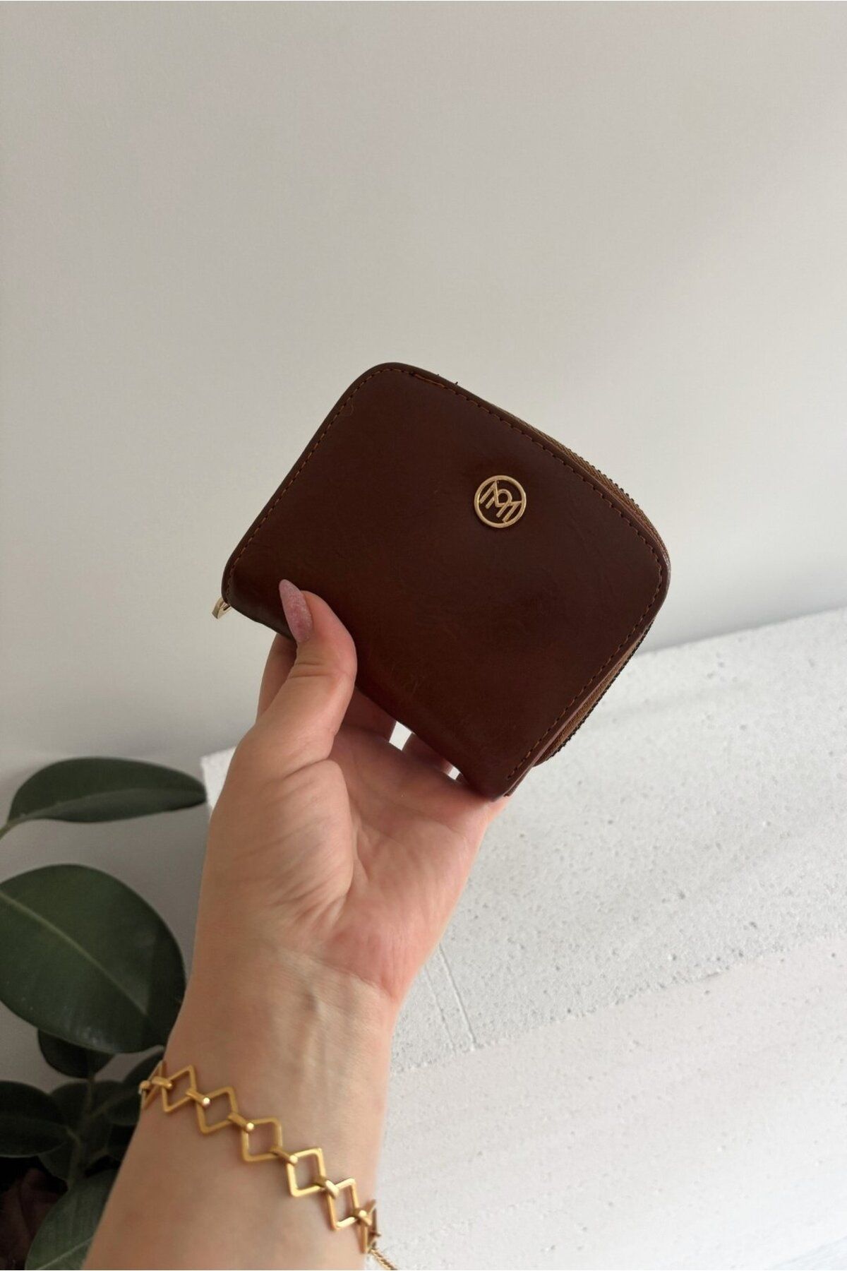 Yuka Atelier Luna Minimal ve Kullanışlı Orta Boy Suni Deri Cüzdan