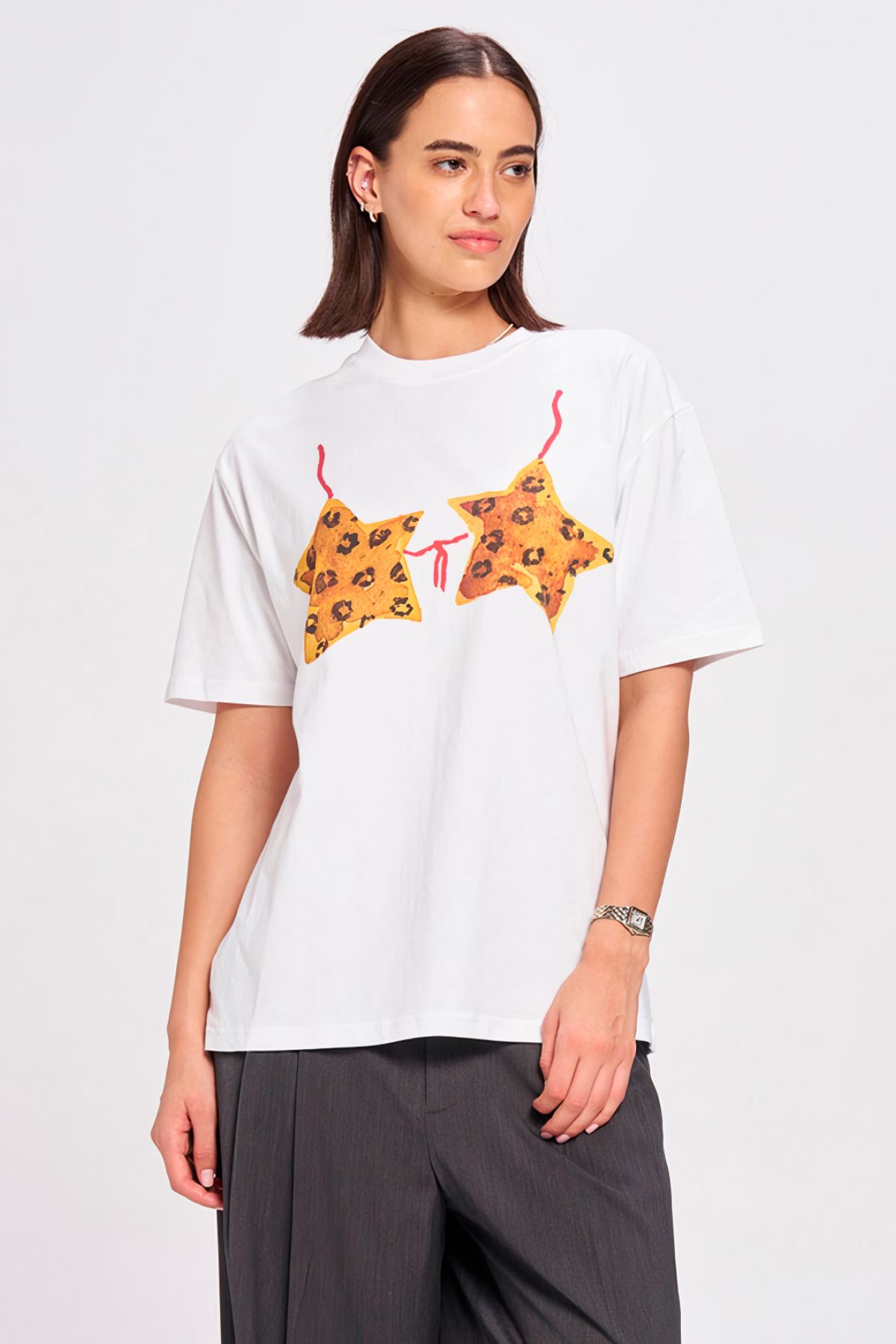 KASHKHA Star Leopar Bikini Baskılı %100 Pamuk Kadın Oversize Beyaz Tişört