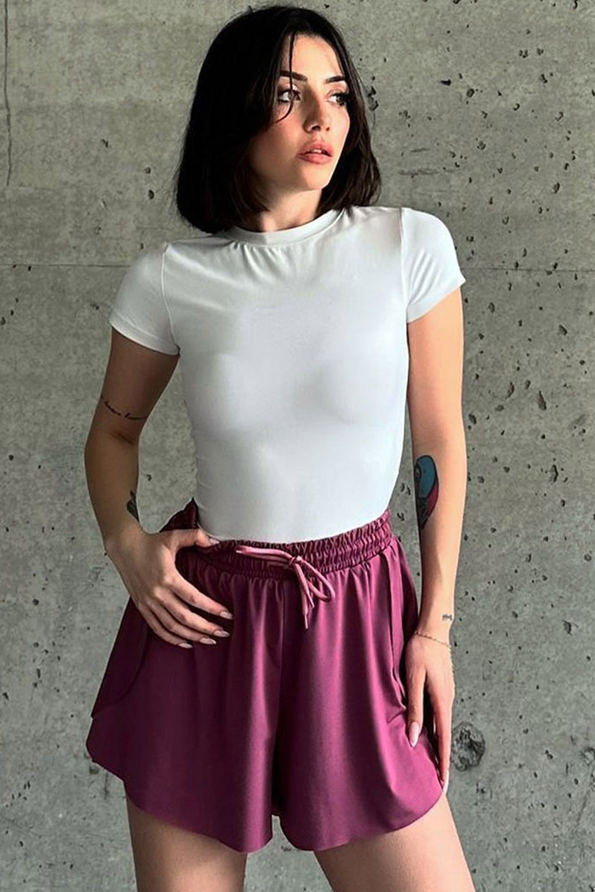 CoolLook Çift Katlı Taytlı ve Yırtmaçlı Lastikli Yüksek Bel Beli İp Büzgülü Yüksek Bel Likralı Kısa Şort