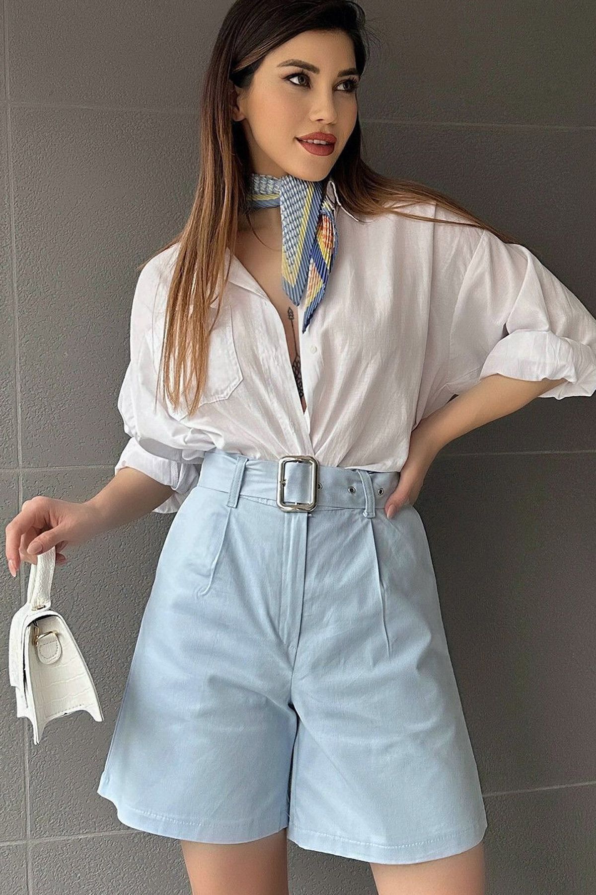 MissKybele Kumaş Kemerli Yüksek Belli İki Cepli Fermuarlı Rahat Kalıp Bol Paça Mom Boyfriend Gabardin Şort
