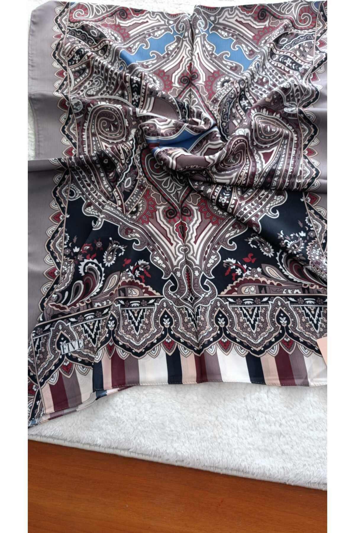 Levidor etnik desen şal