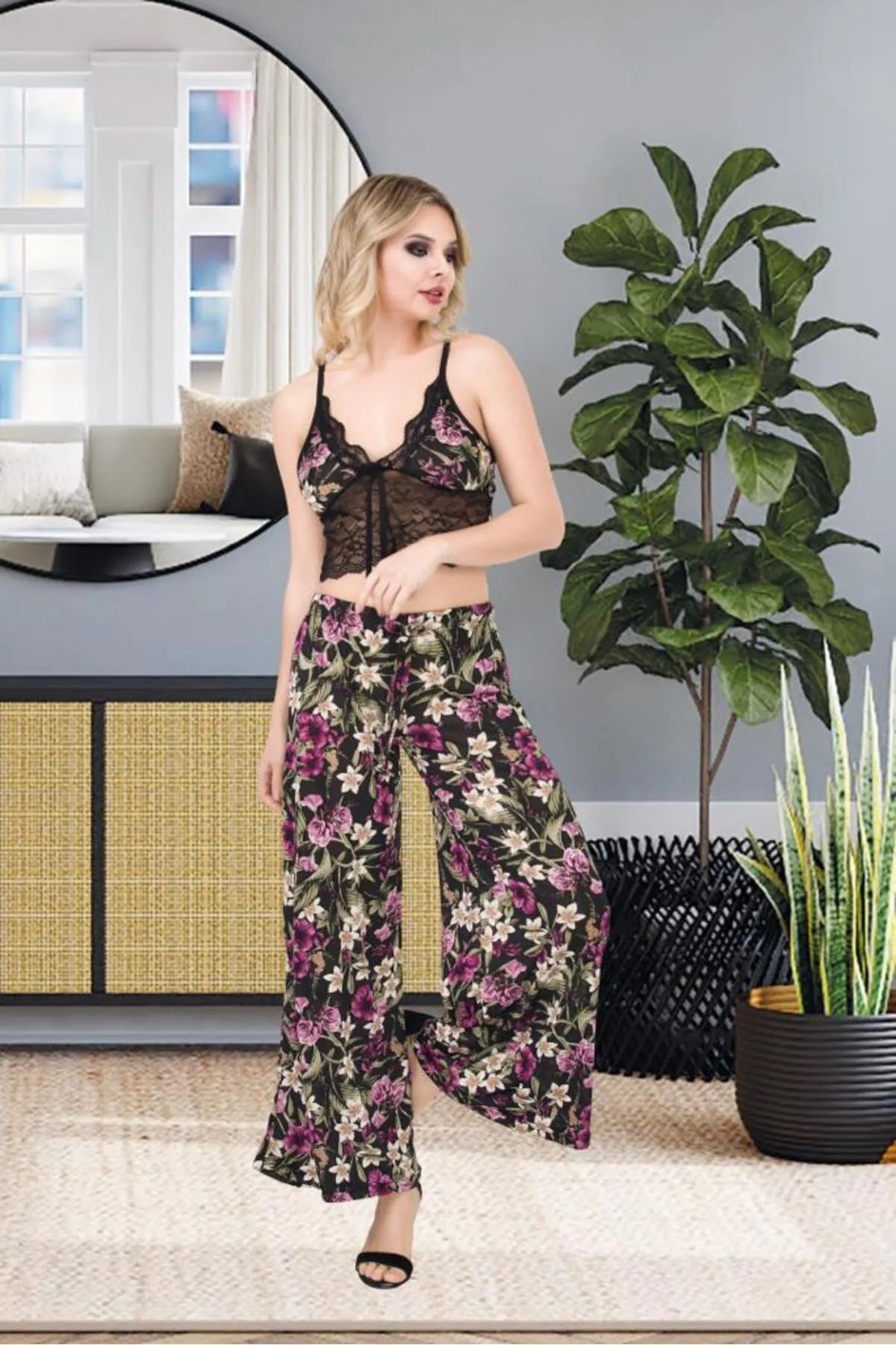 Viselya Çiçek Desenli Dantelli Büstiyerli Takım
