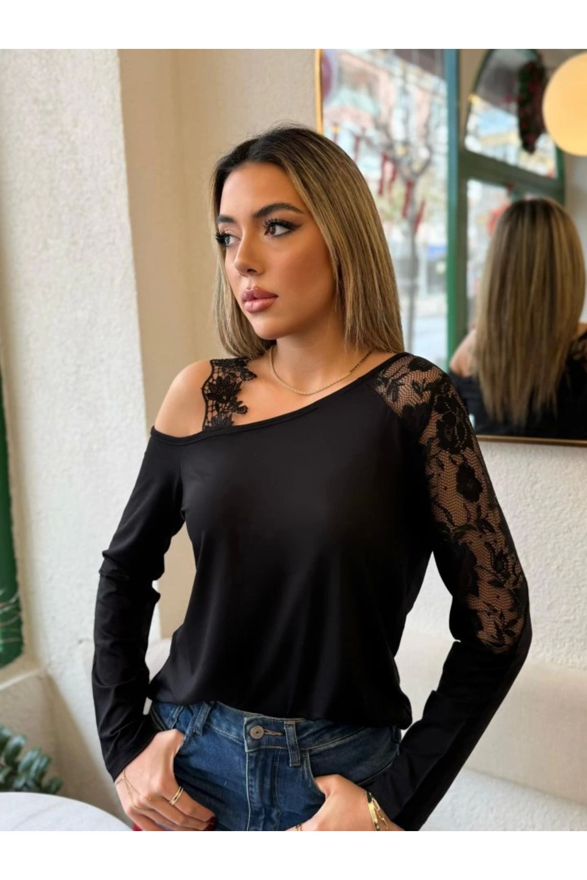 ZORM Kadın Tek Omuzu Açık Askılı Dantelli Viskon Bluz
