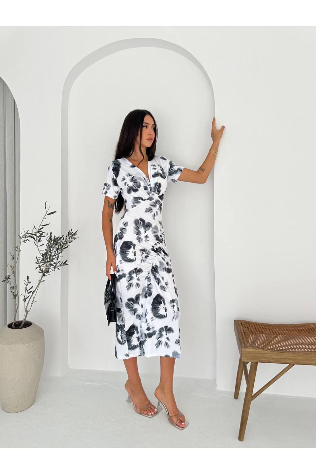 Castivo Fashion Şal Yaka Drapeli Desenli Likralı Yırtmaçlı Midi Elbise