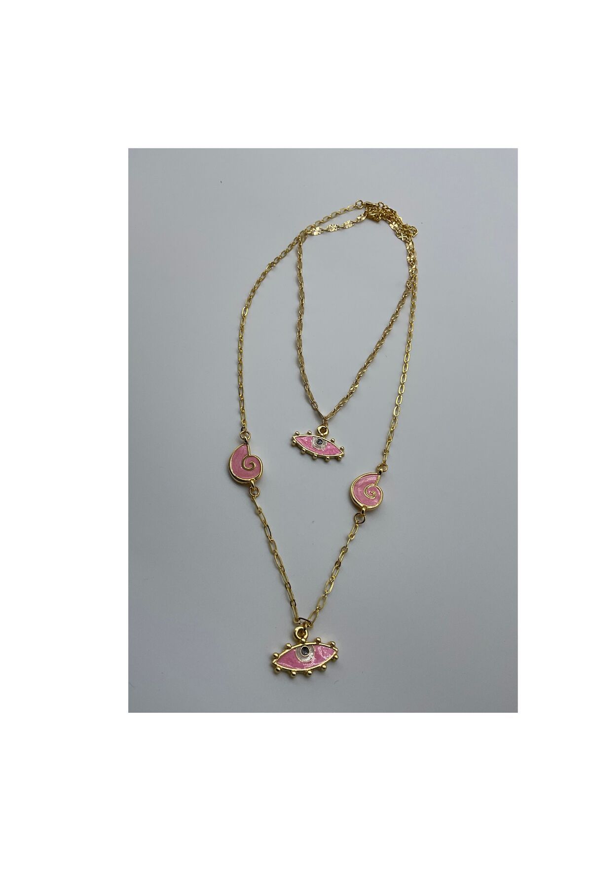 CHIC KOYU PEMBE GÖZ VE SALYANGOZ FİGÜRLÜ GOLD ZİNCİRLİ ÇOKLU KOLYE