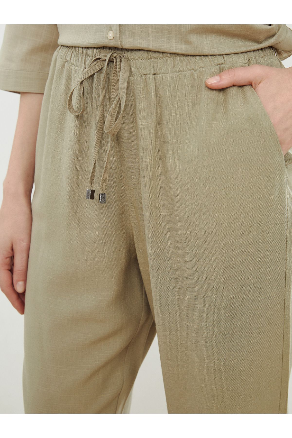 LC Waikiki-Pantaloni de damă în amestec de in cu talie elastică 3