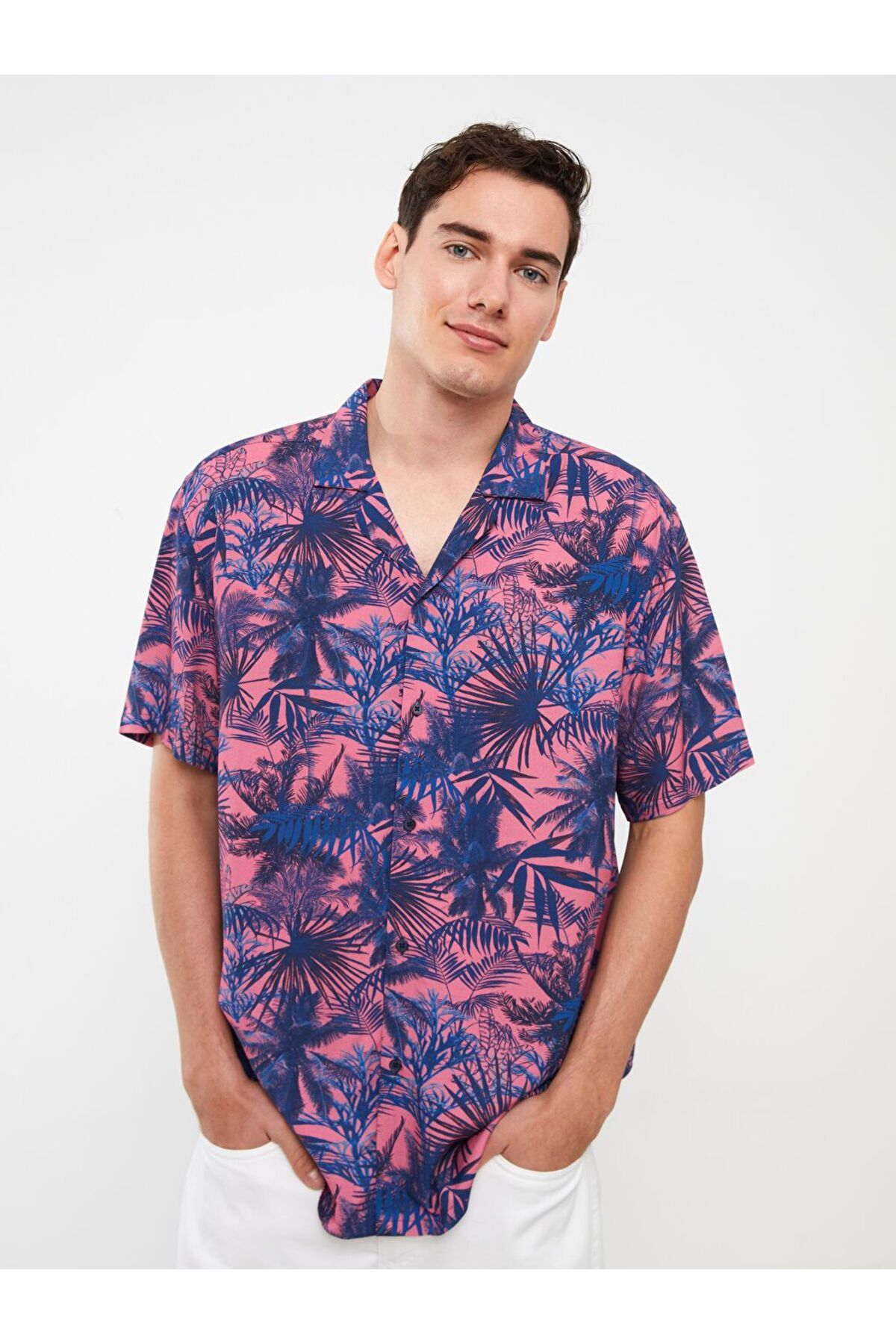 LC Waikiki Pembe Regular Fit Kısa Kollu Desenli Viskon Erkek Gömlek