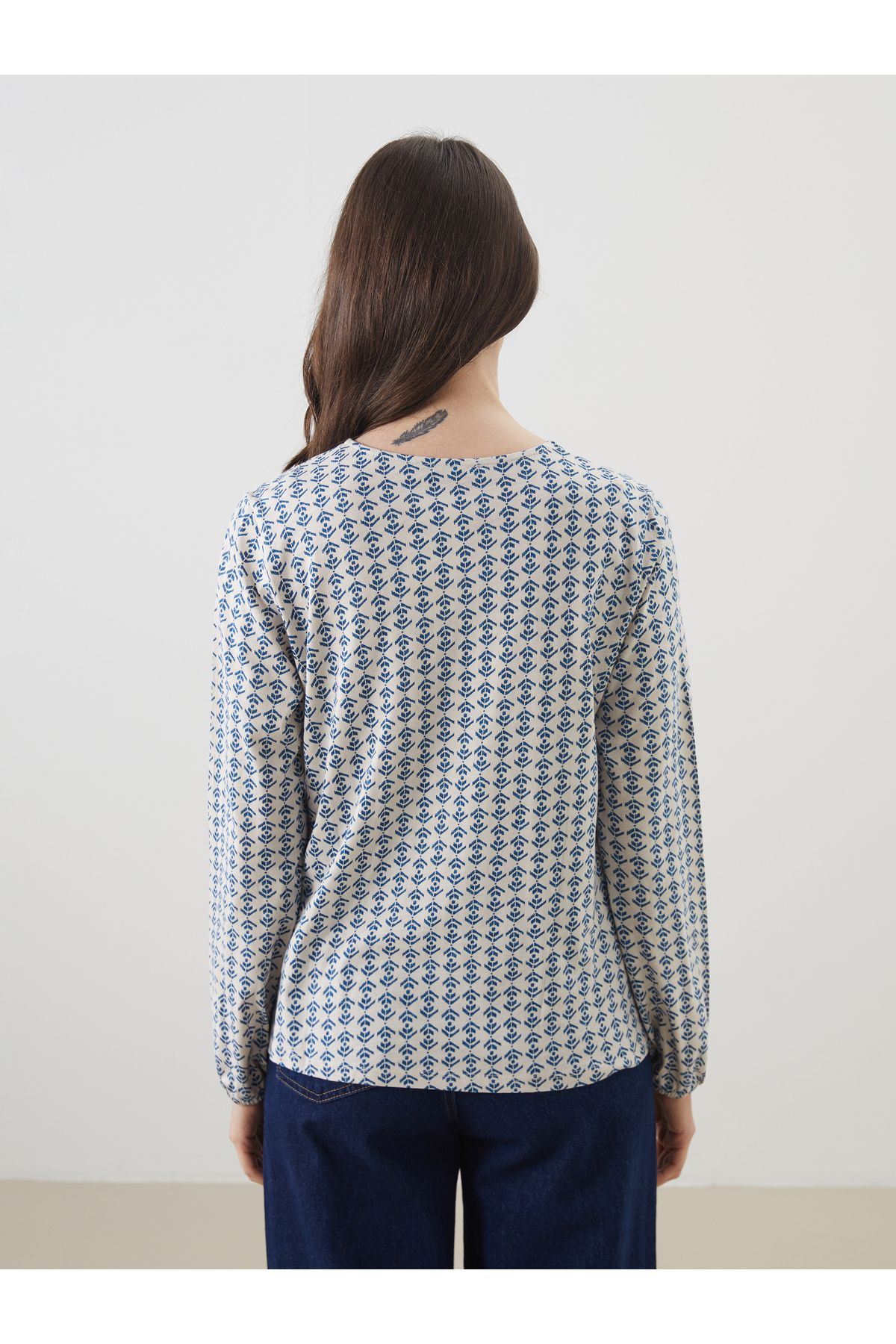 LC Waikiki-Tie Collar Patterned Women's Blouse 4