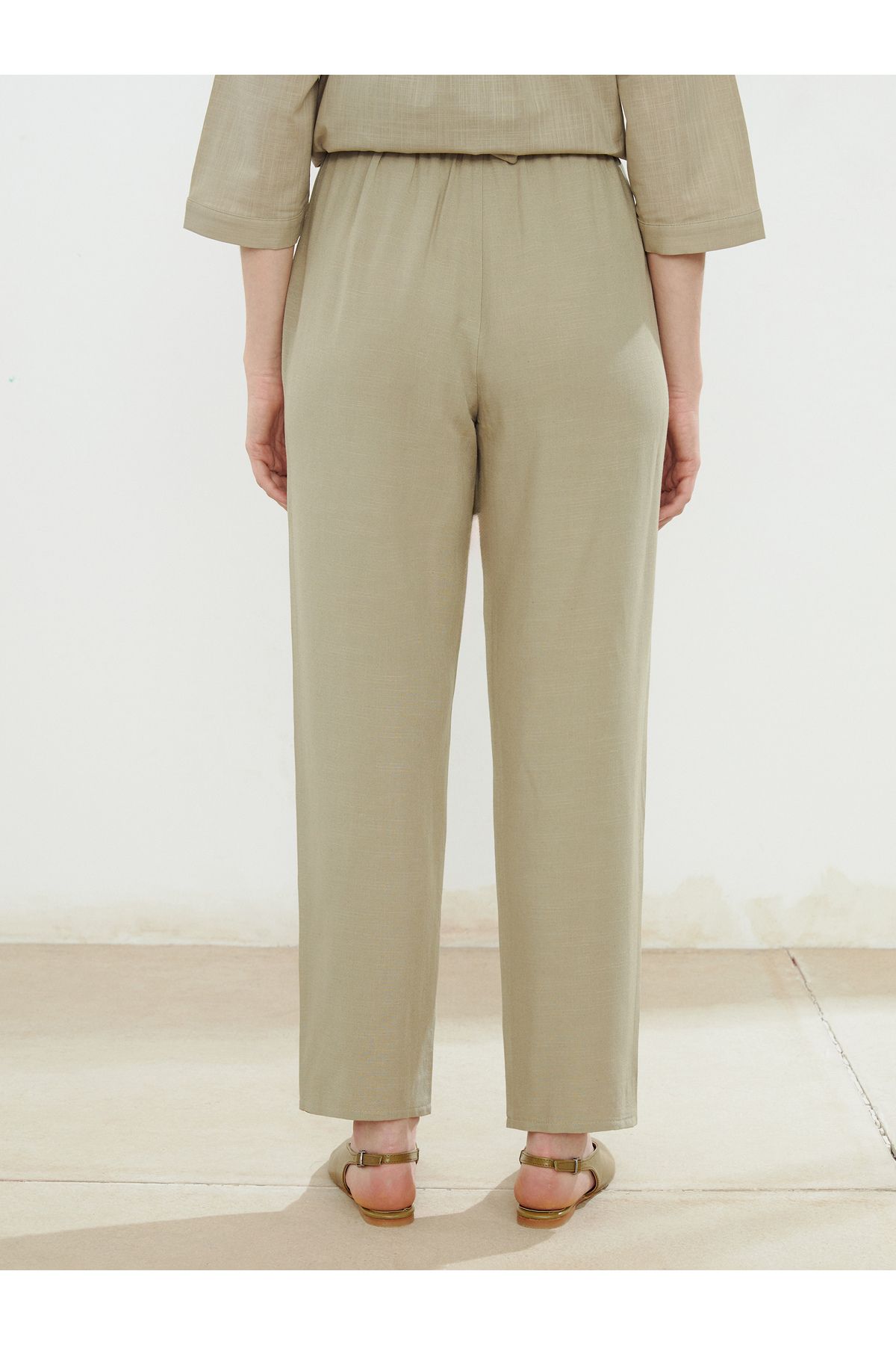 LC Waikiki-Pantaloni de damă în amestec de in cu talie elastică 4