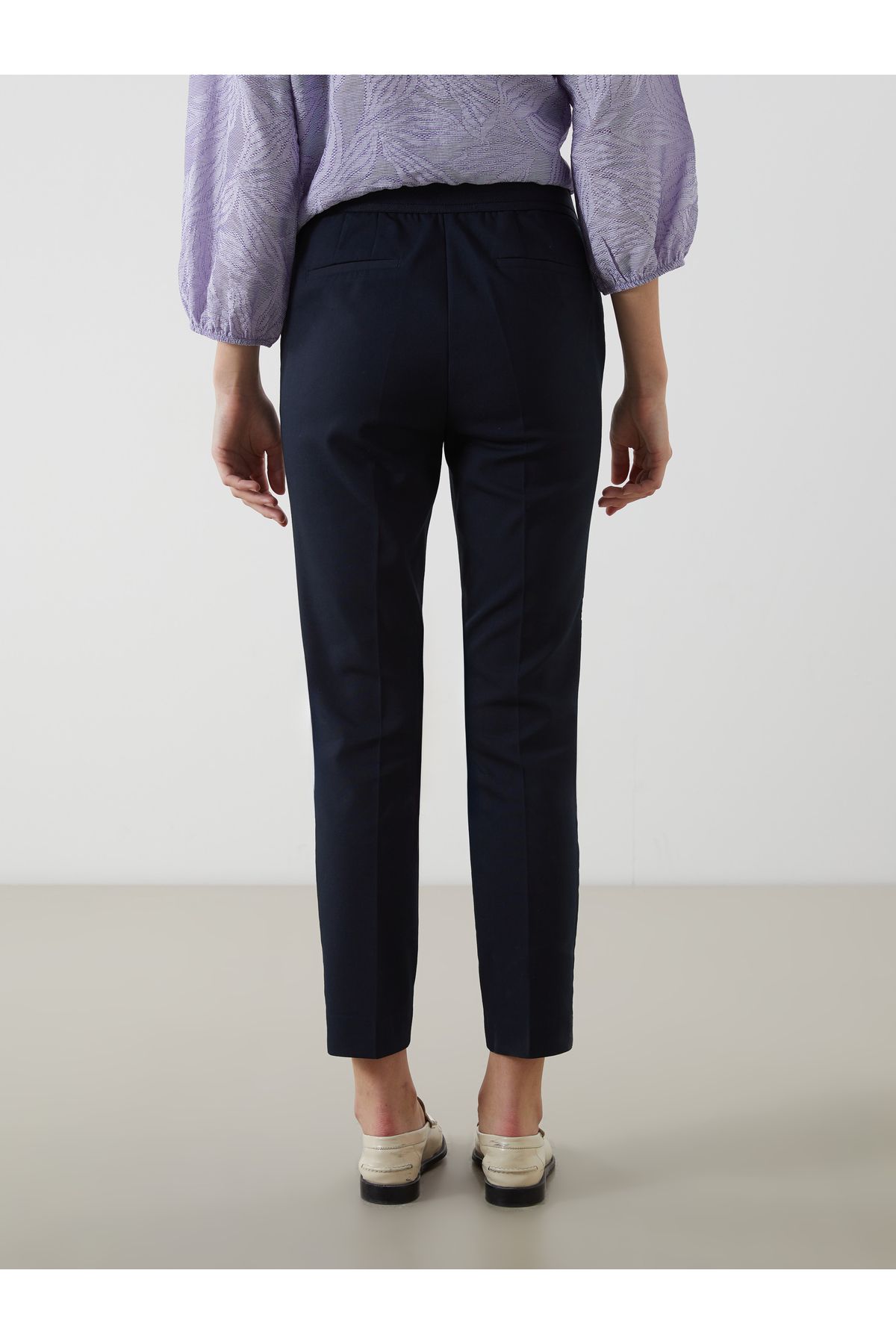 LC Waikiki-Carrot Cut Trousers with Elastic Waist 4
