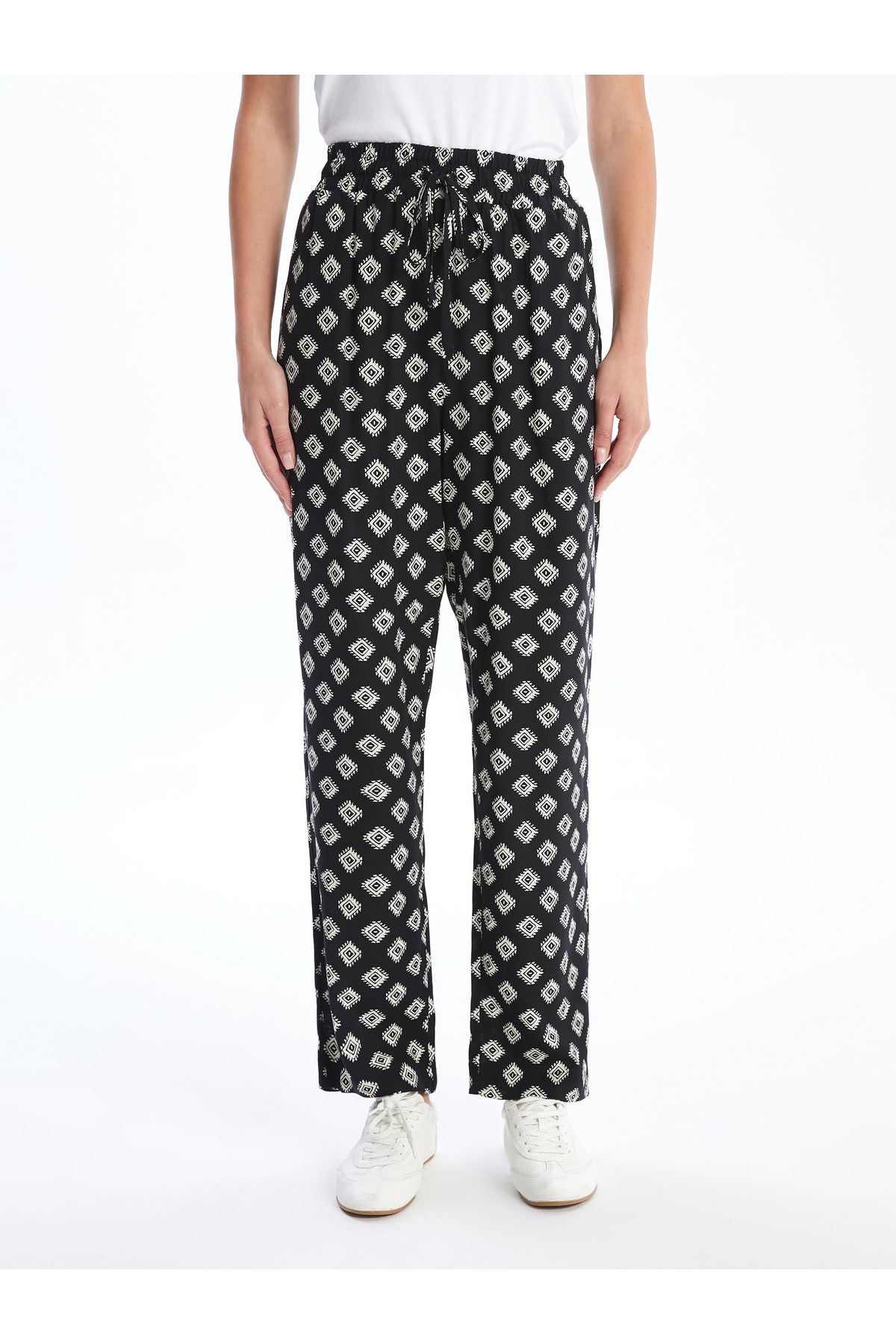 LC Waikiki-Comfortable Fit Patterned Maternity Pants with Elastic Waist 2