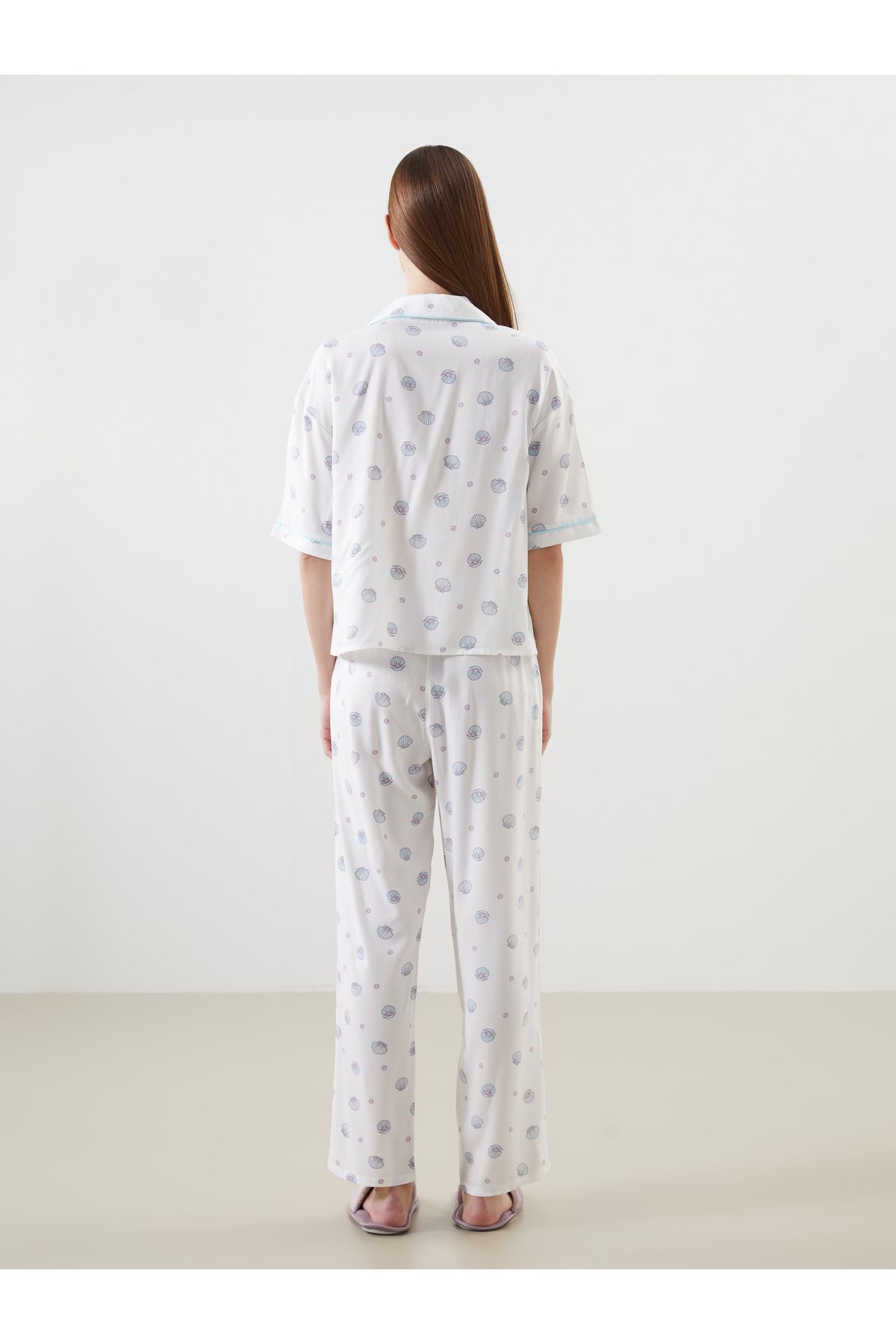 LC Waikiki-Damen-Pyjama-Set mit Hemdkragen-Aufdruck 4