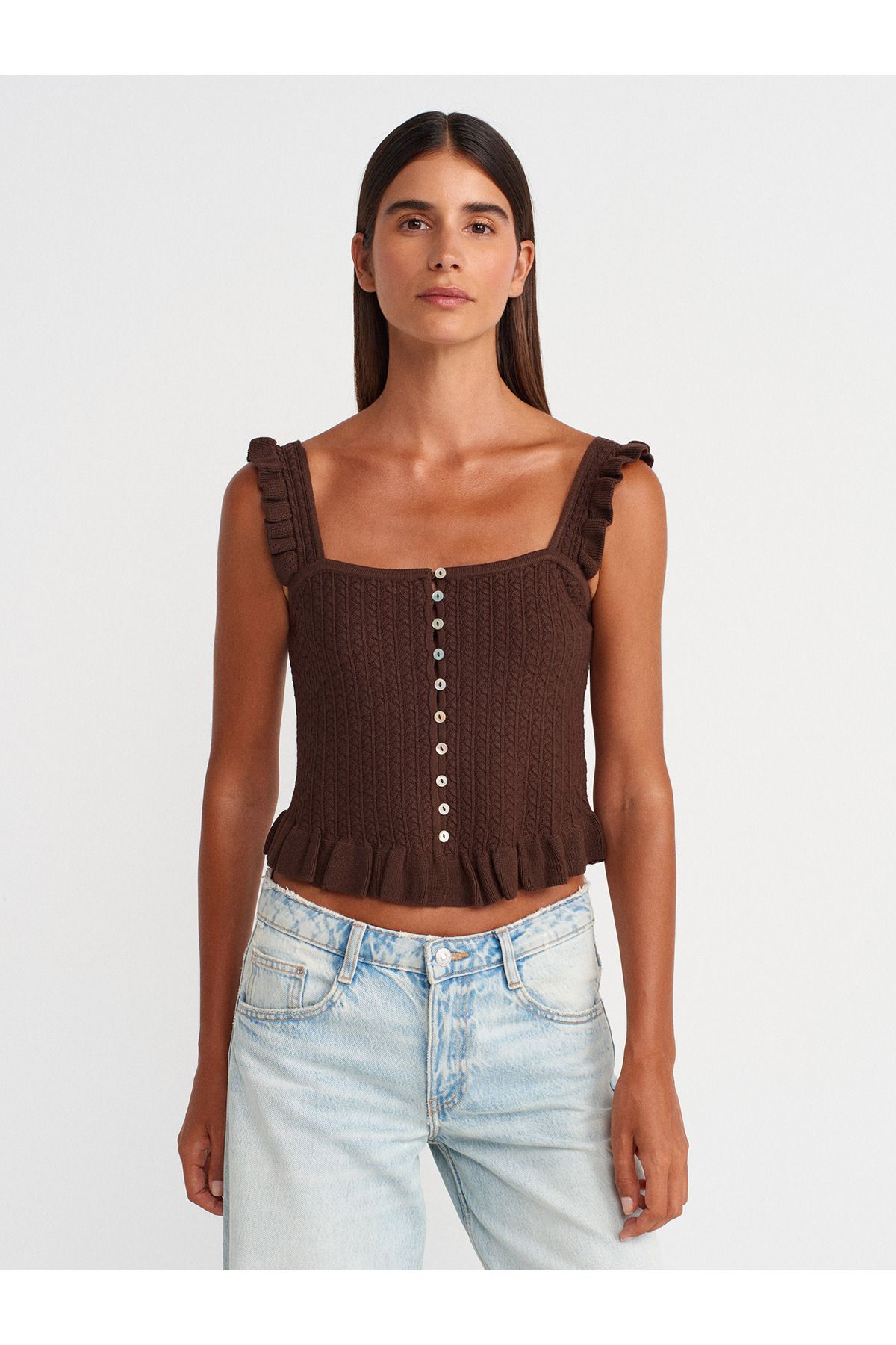 Dilvin 10774 Askılı Fırfırlı Düğmeli Top Bluz-Kahve