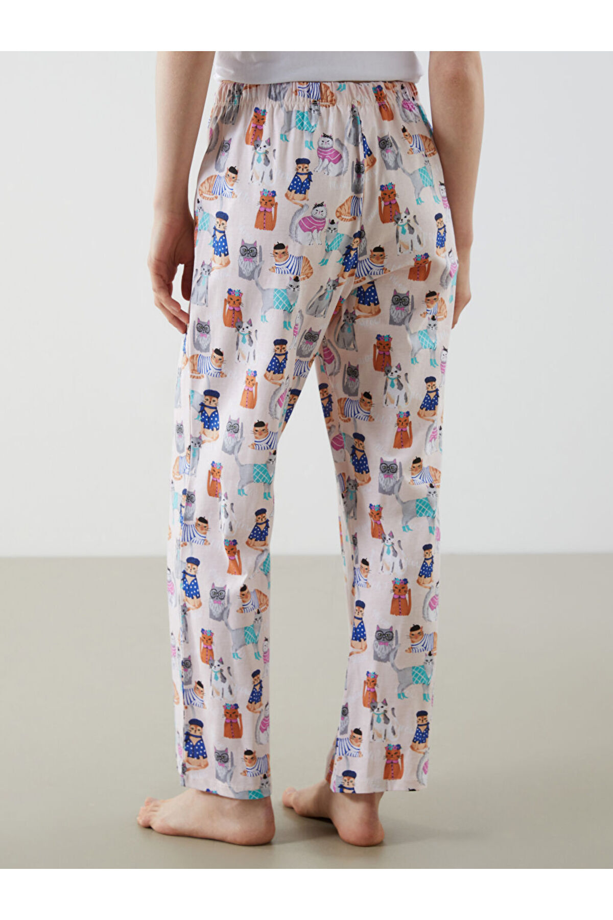 LC Waikiki-Create Your Style from Uzg Store |   Patterned Women's Pajama Bottoms with Elastic Waist 5