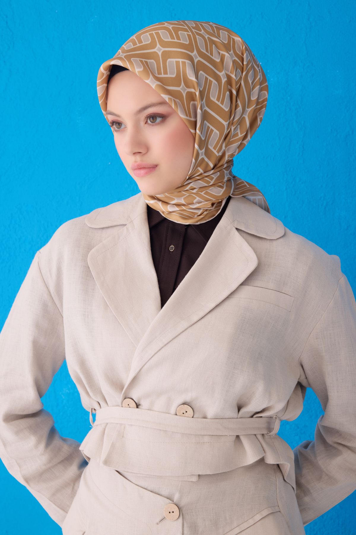 Belli Twill İpek Eşarp 4118D Geometrik Desen Dore-05