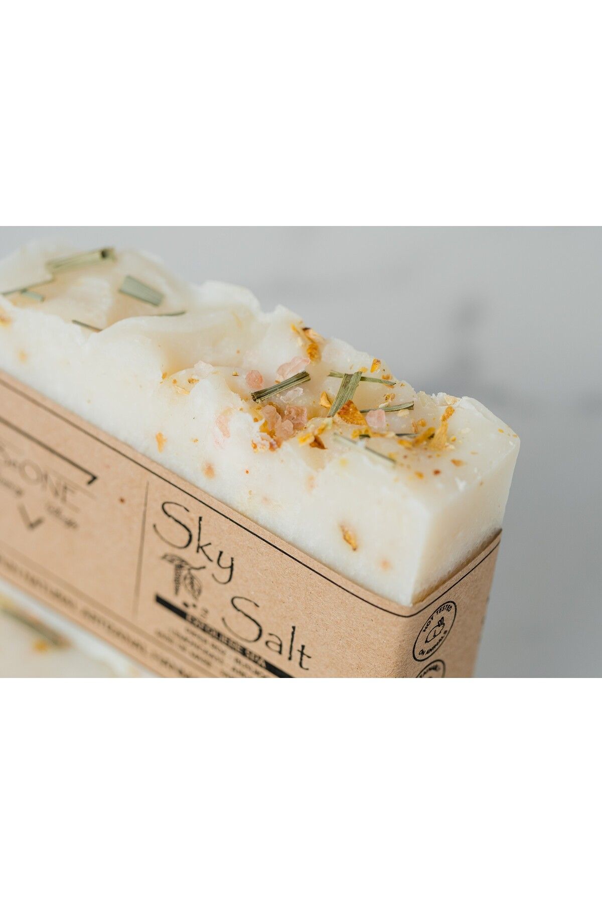 BeOne Cosmetics-Sky Salt - handmade anti-acne soap with mineral salts, pink pepper and basil 4