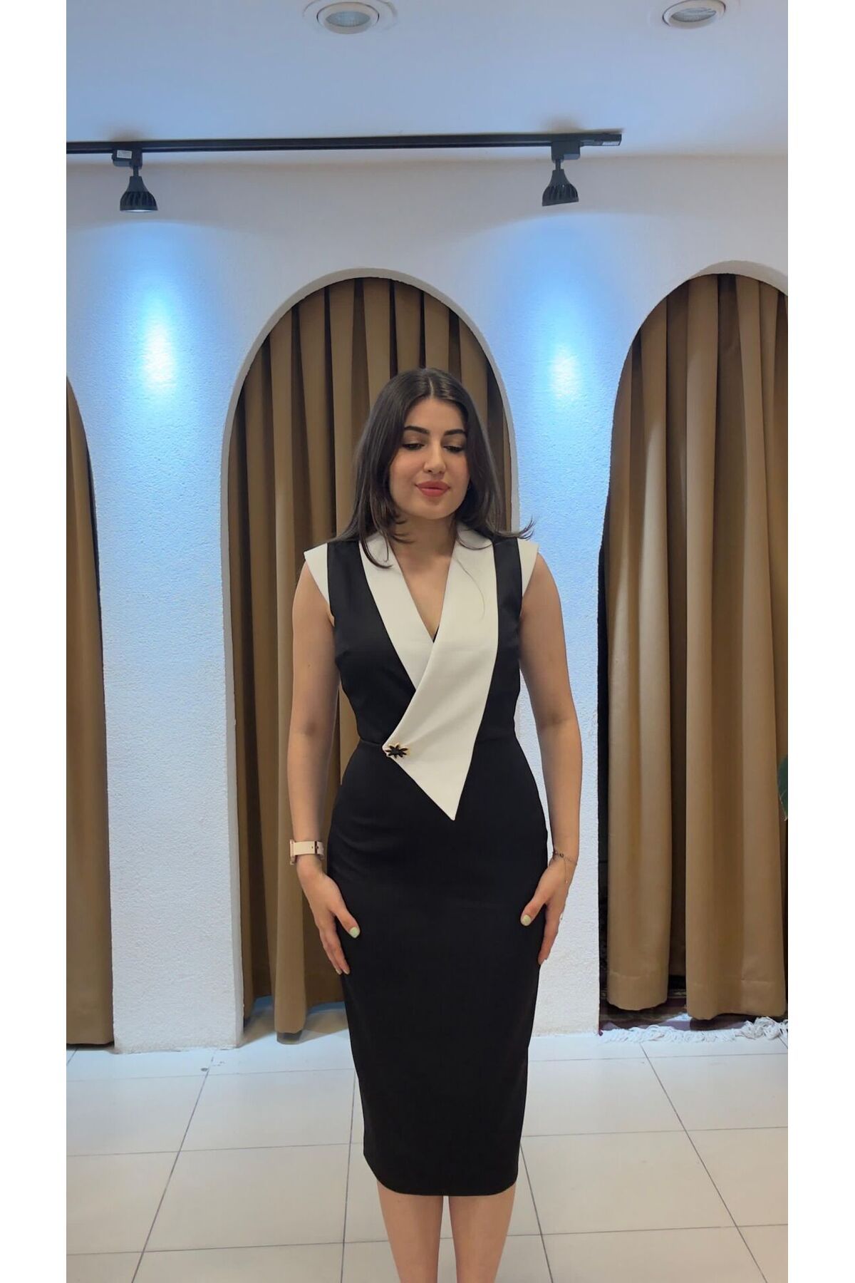 SUNAYBUTİK SiYAH KALIN MIDI BOY ELBİSE