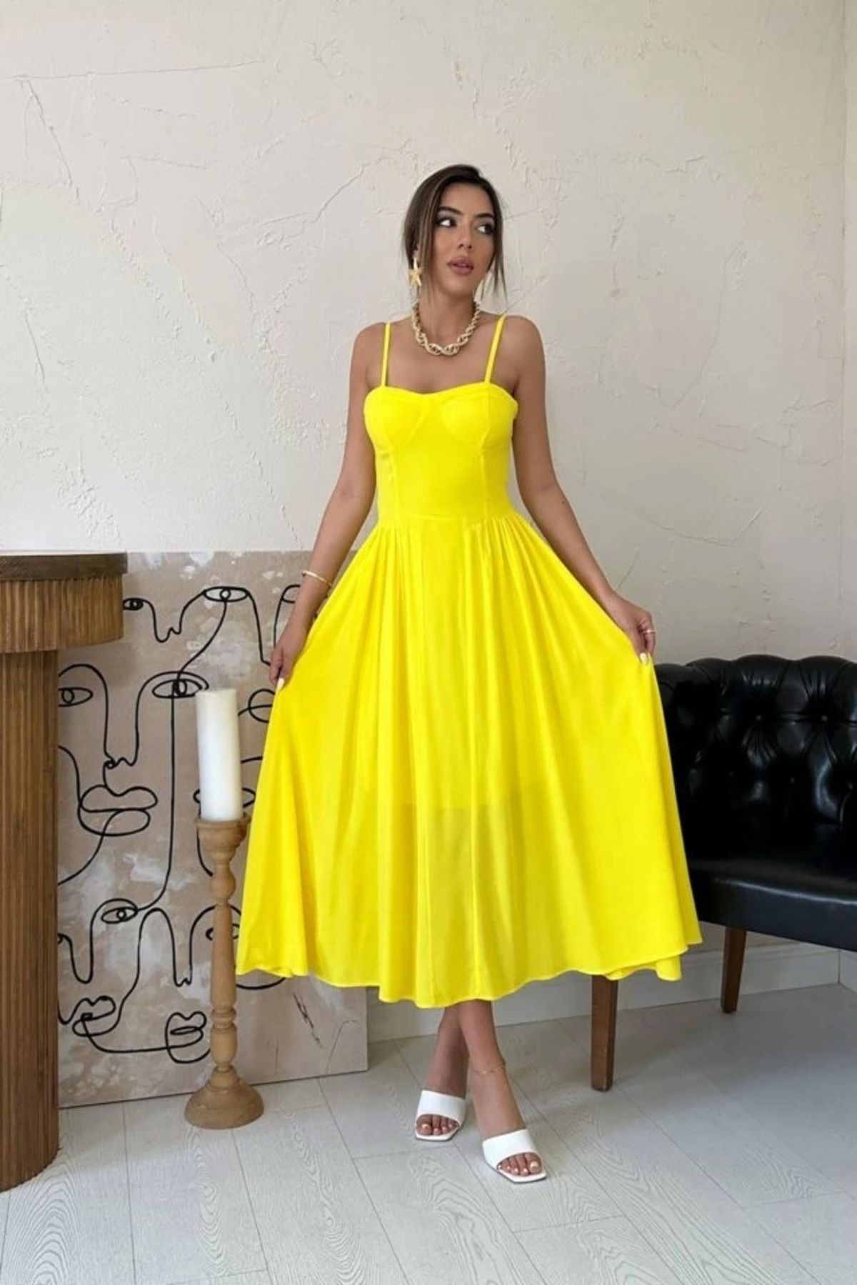Butik Sarı Göğüs Kuplu Uzun Büzgülü Elbise