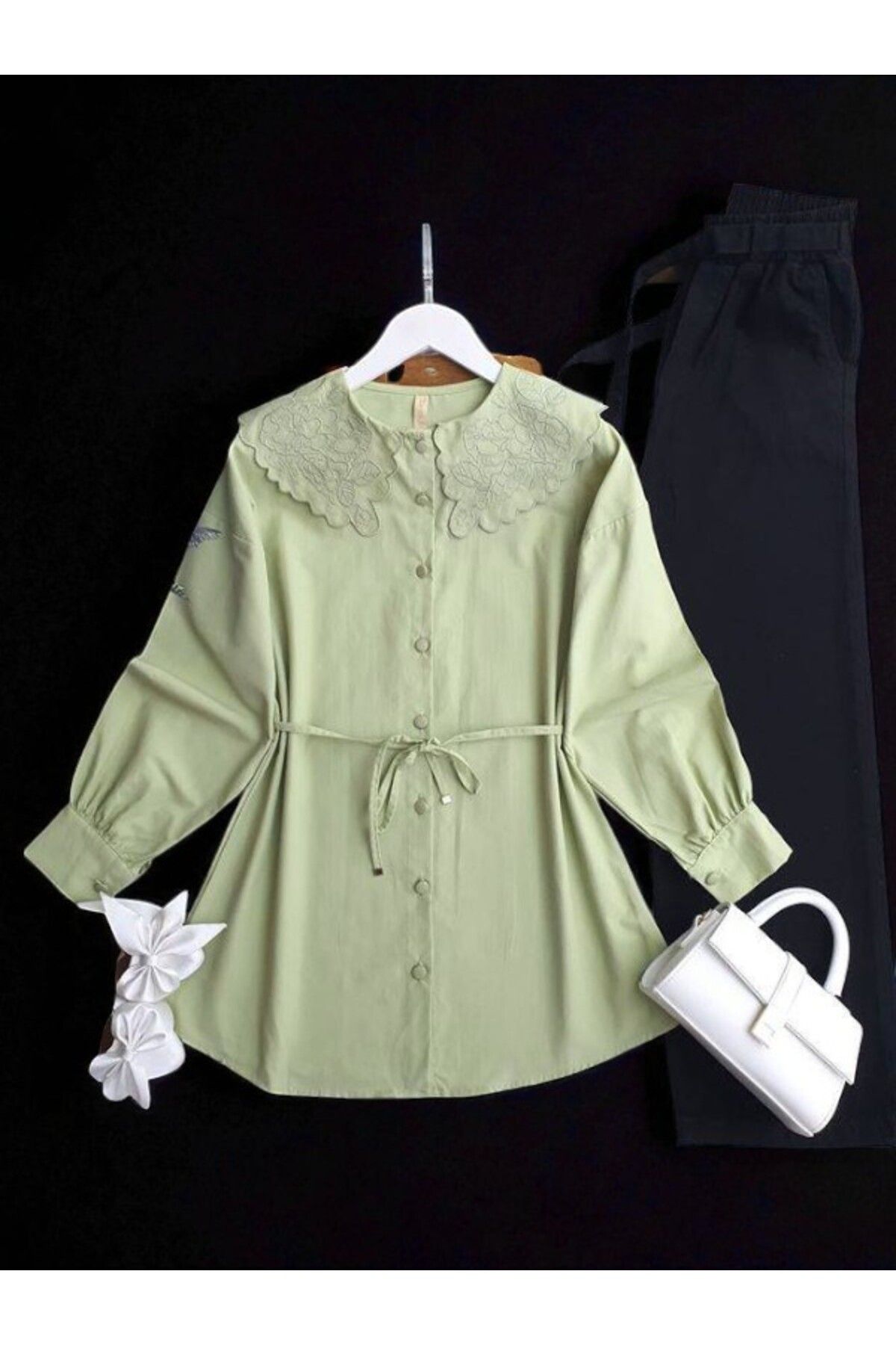 ŞAHİN TESETTÜR GİYİM İŞLEMELİ BEBE YAKA BELİ İPLİ GÖMLEK 5567