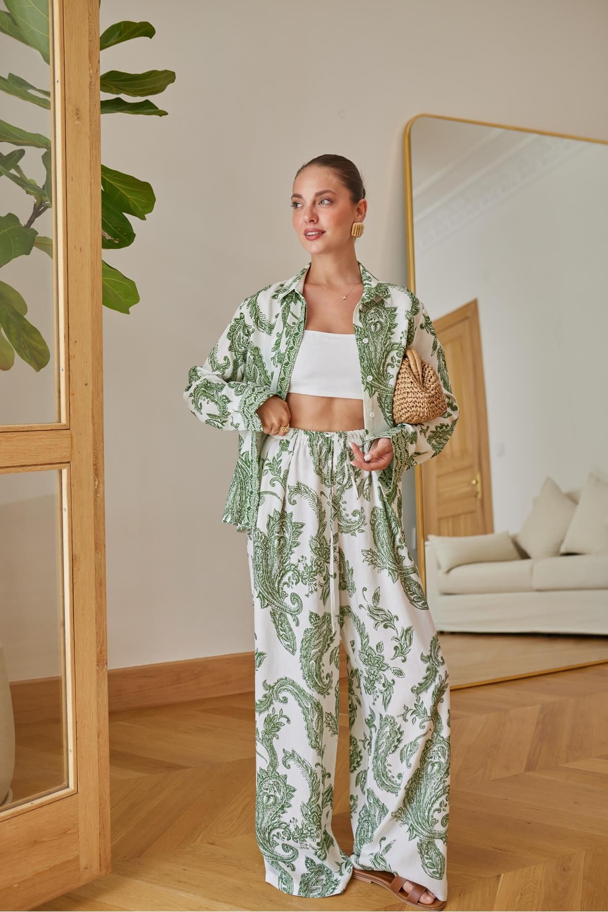 Askı Tekstil Ekru-Yeşil Çiçek Desenli Gömlek Pantolon Takım