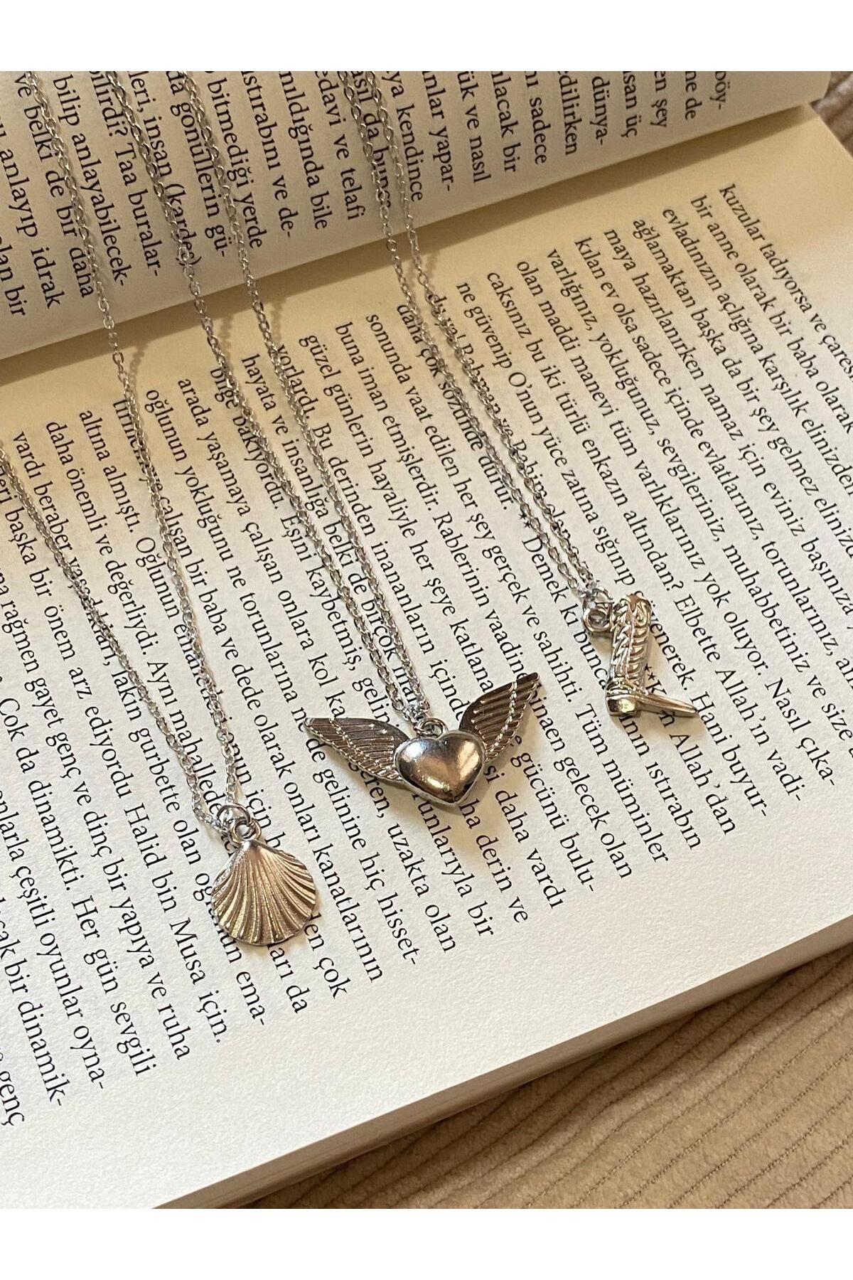 bijoux uniques İstiridye&melek kanadı&çizme 3’lü kolye seti