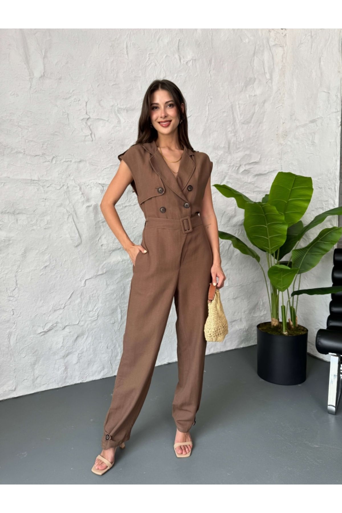 Elif Özbey Butik Kahverengi Dört Düğmeli Keten Tulum