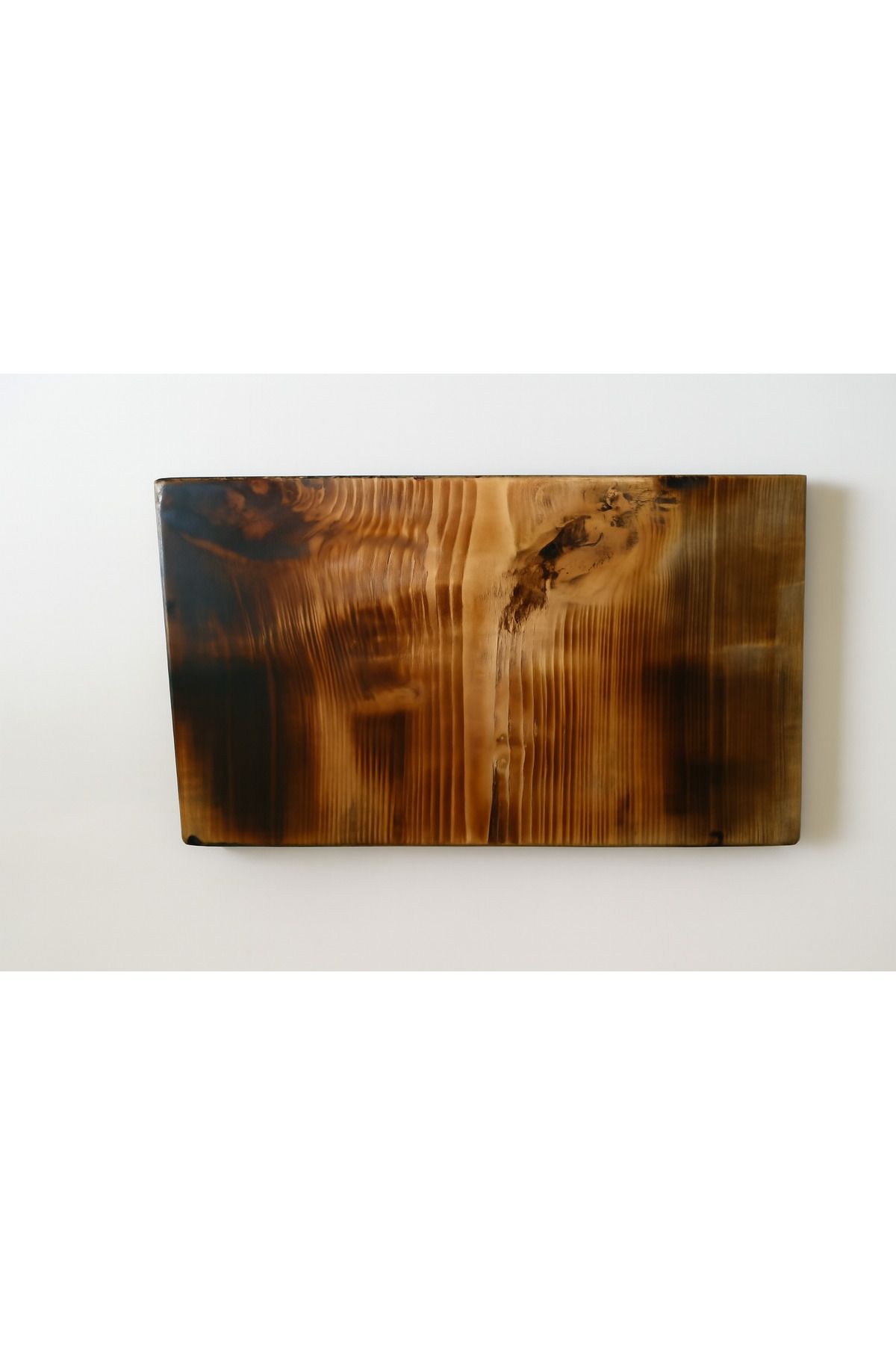 Tanem Mall El Yapımı Kesme Tahtası – Doğal Ladin Ağacı, Tek Parça, 18x32 cm, Kendine Has Desenli