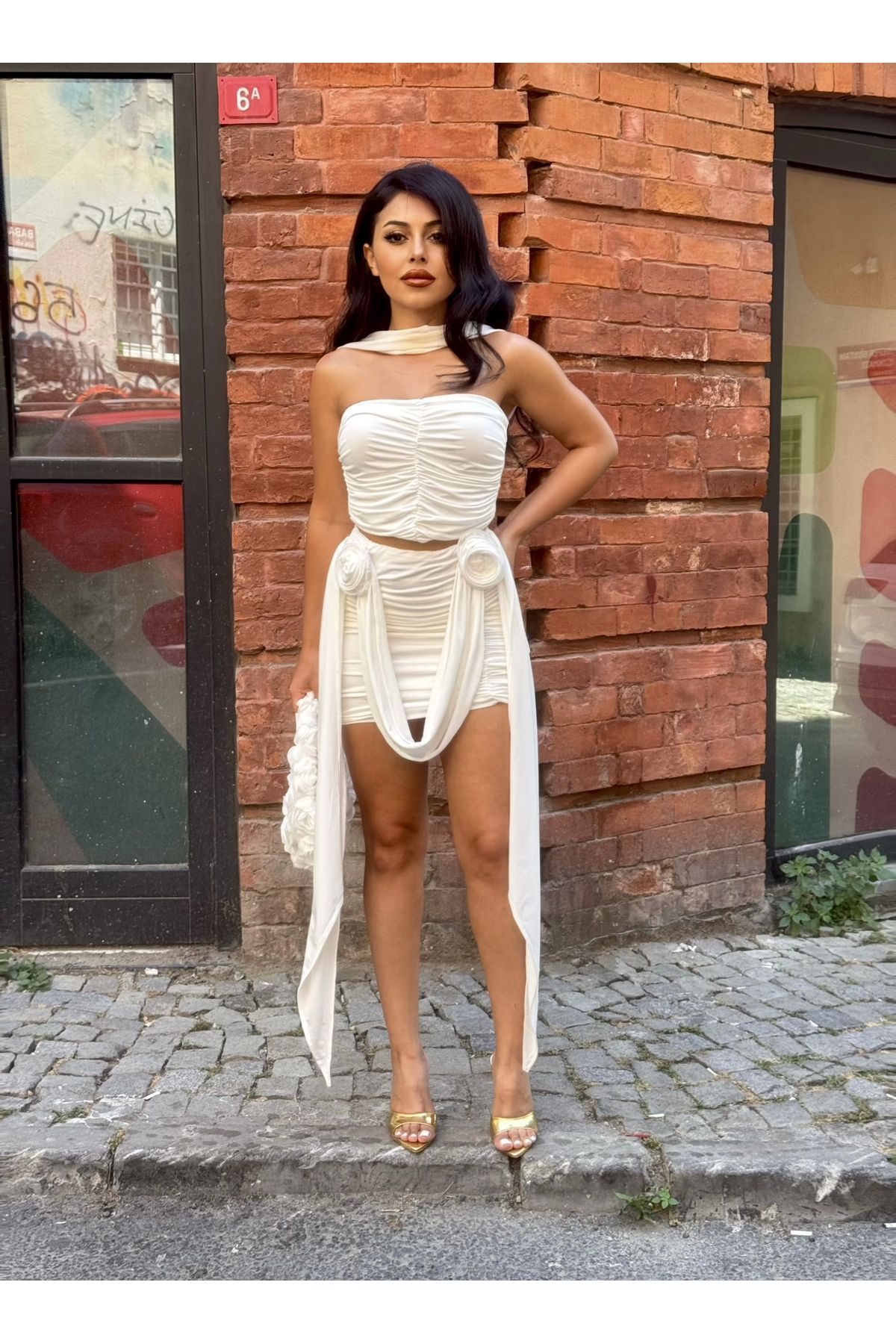 moneta boutique Kadın Gül Aksesuarlı Etek Ve Büstiyer Tasarım Takım